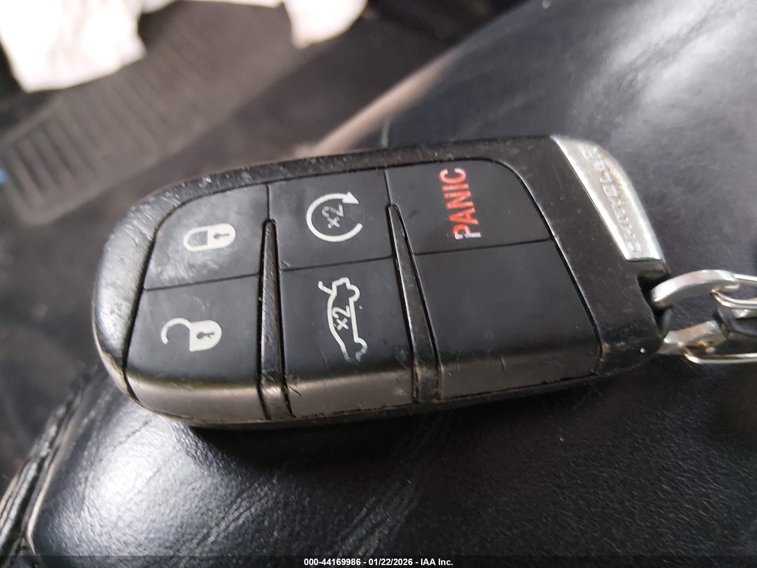 CHRYSLER 300 image 11
