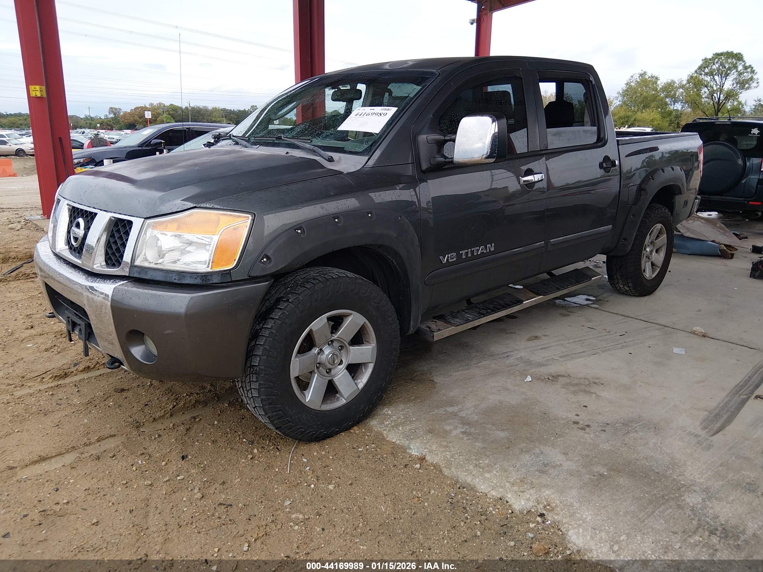 NISSAN TITAN image 2