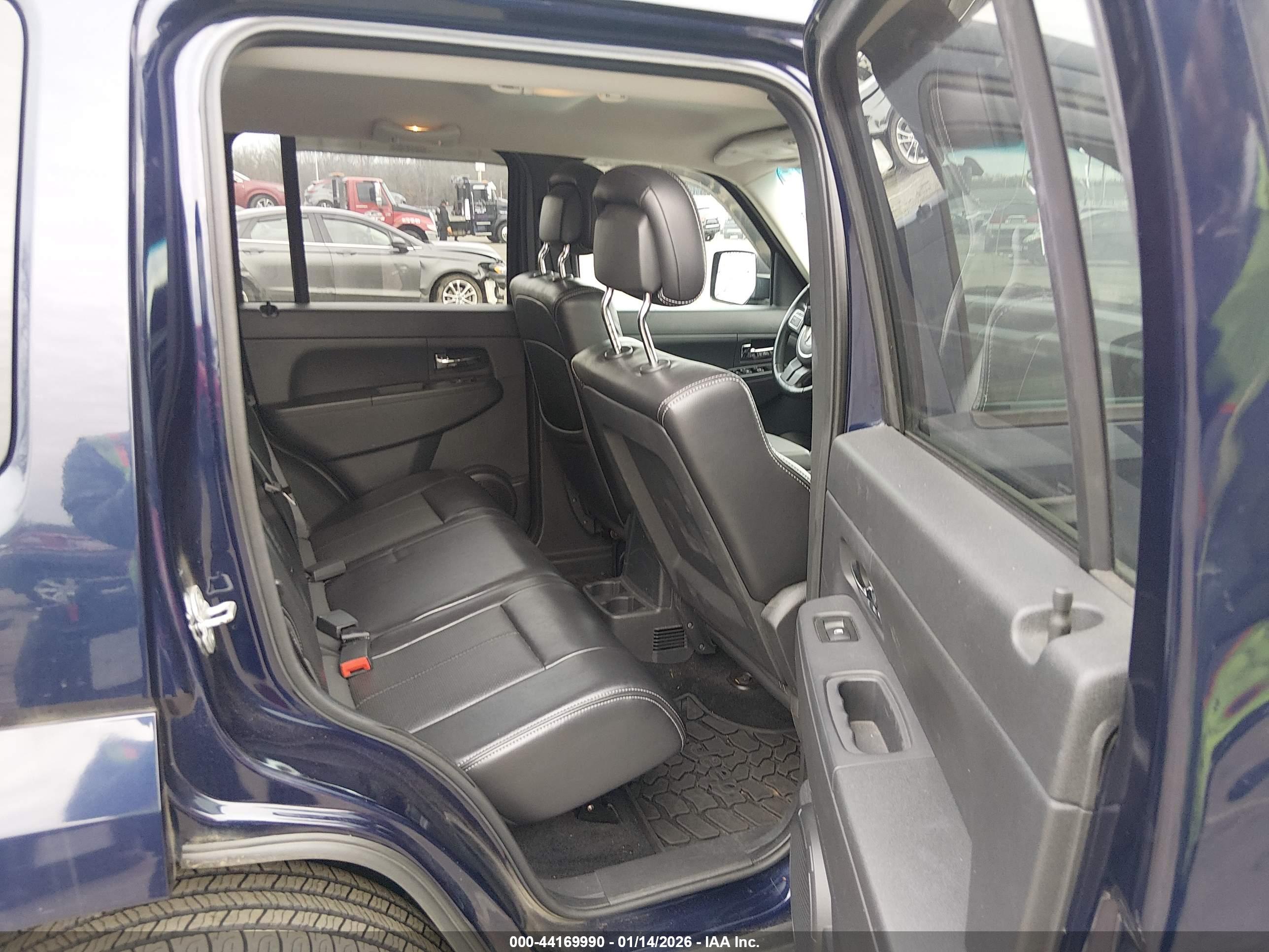 JEEP LIBERTY image 8