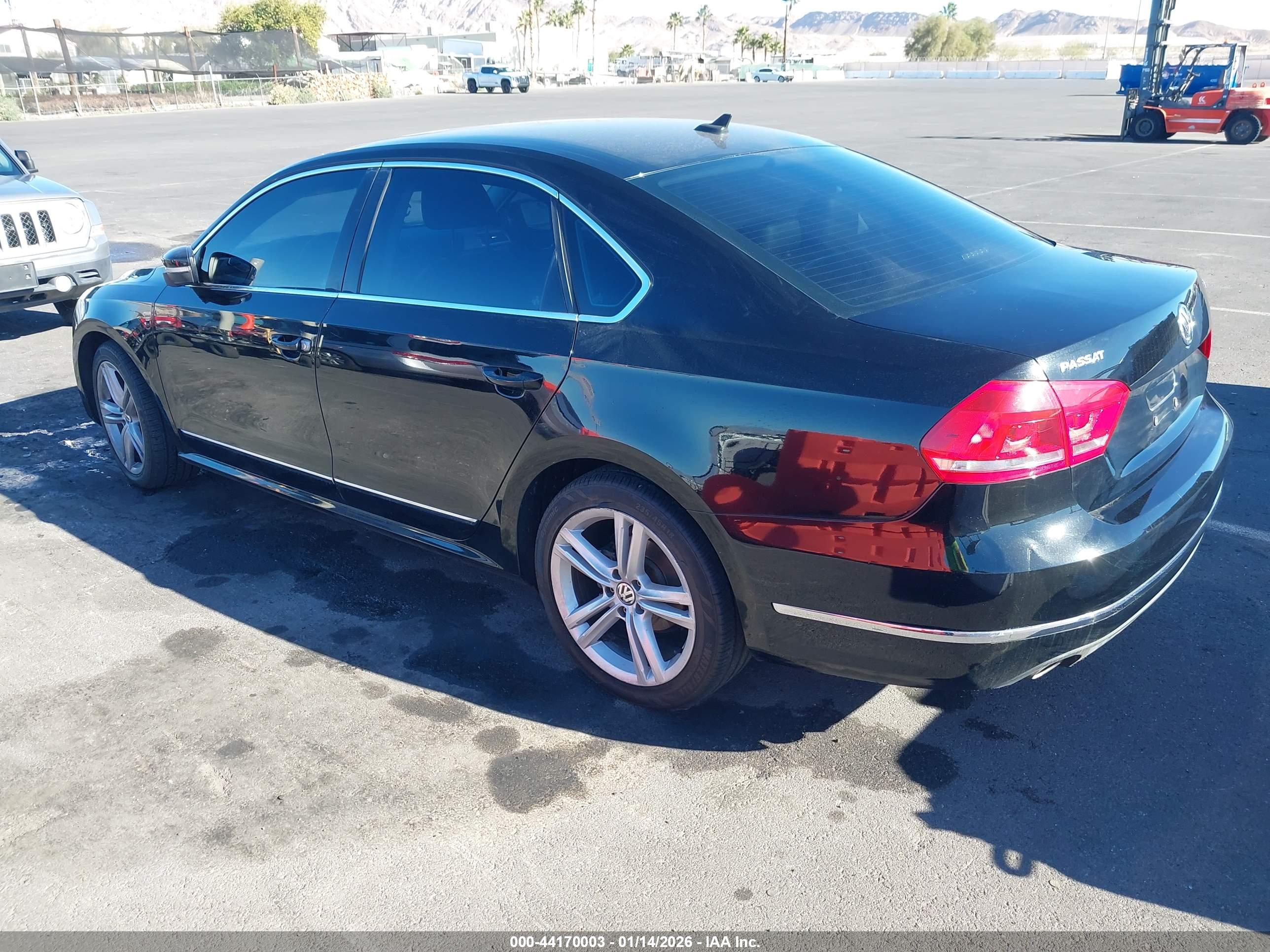 VOLKSWAGEN PASSAT image 3