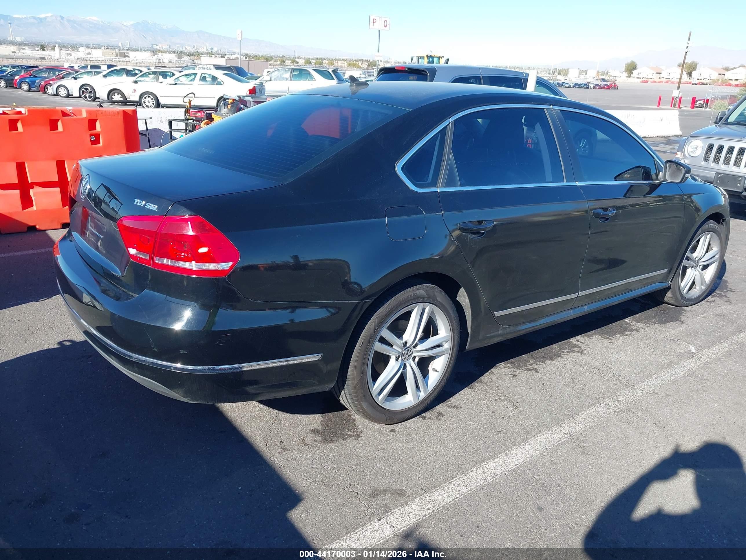 VOLKSWAGEN PASSAT image 4