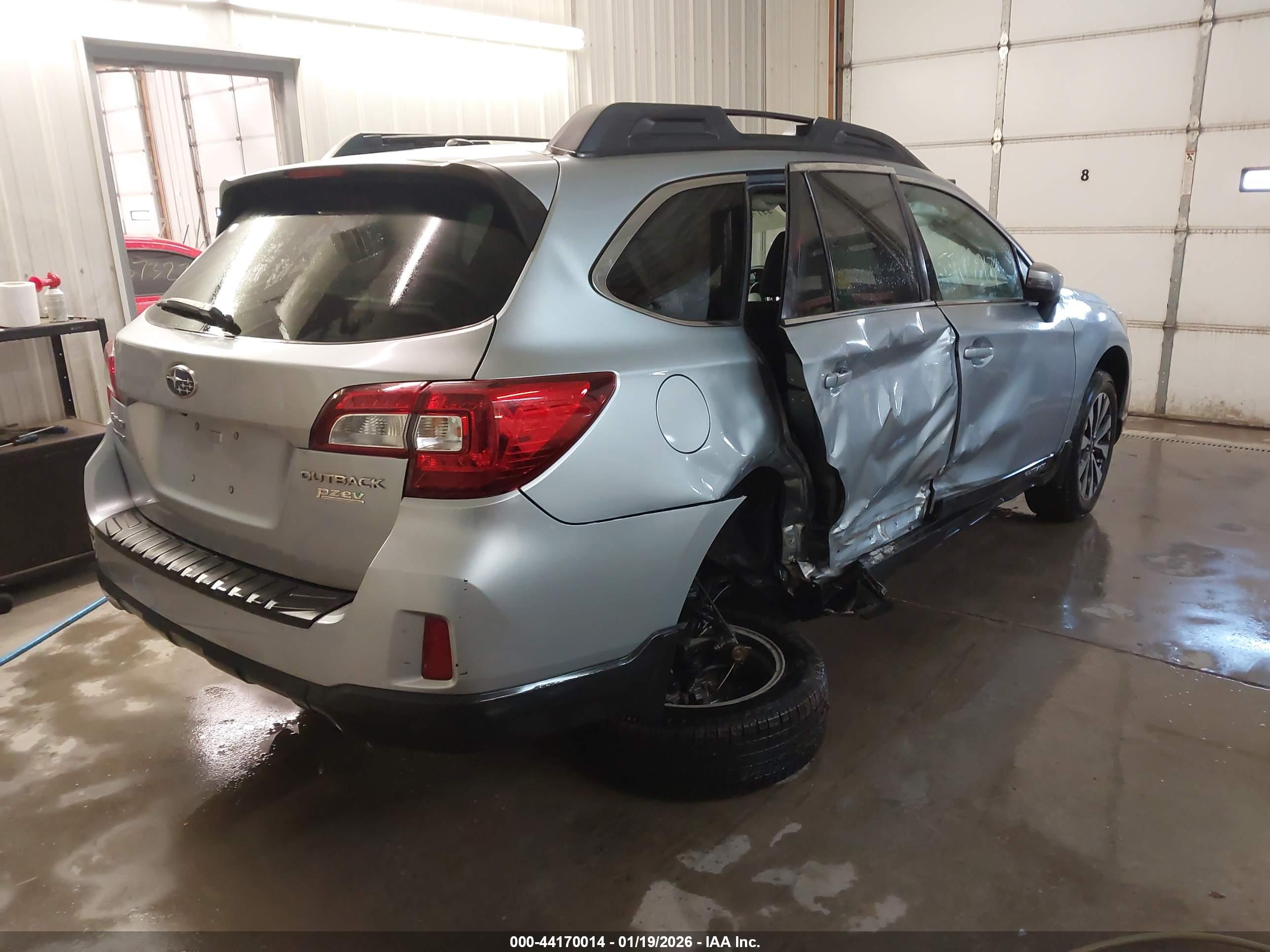 SUBARU OUTBACK image 4