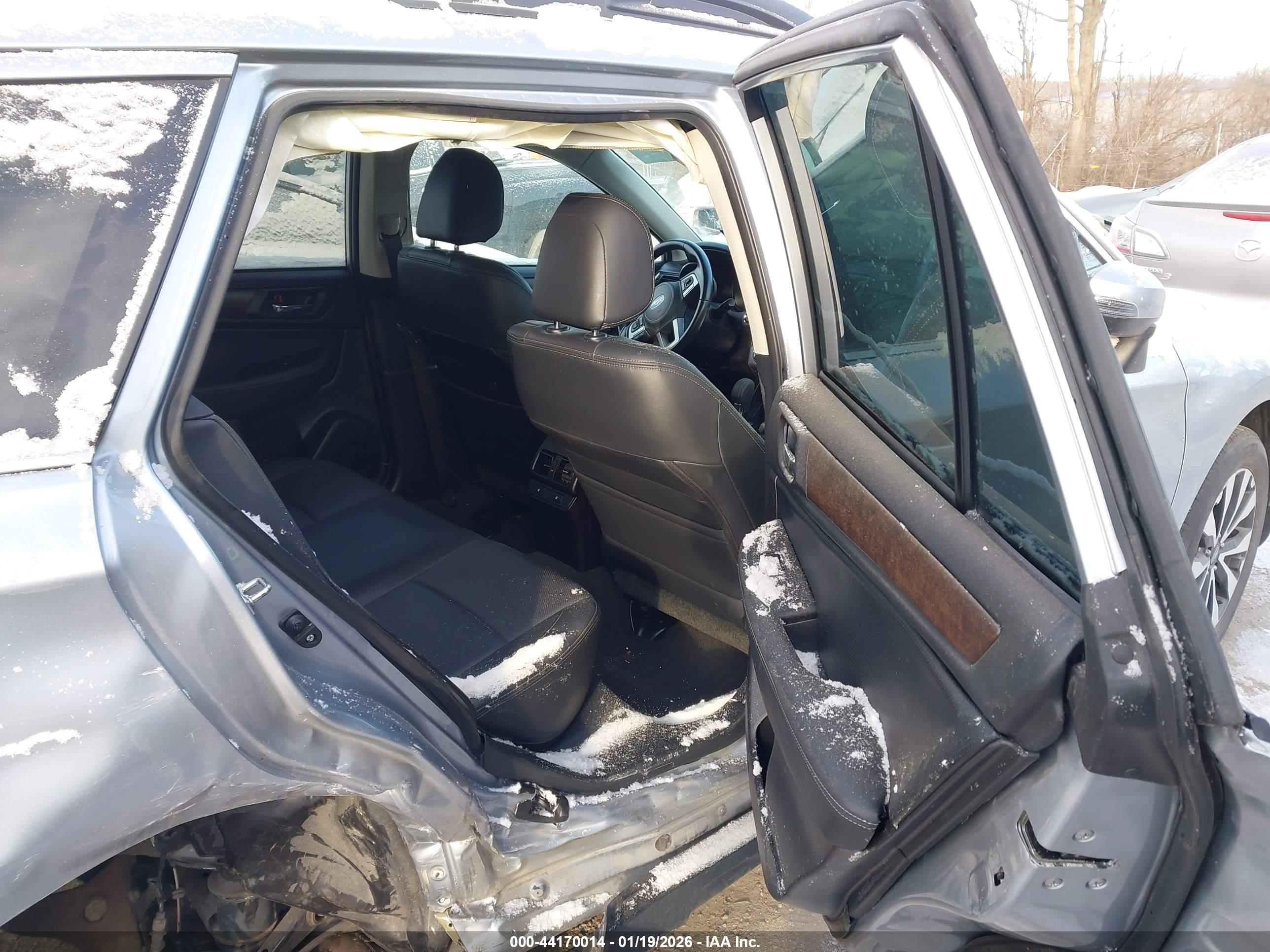 SUBARU OUTBACK image 8