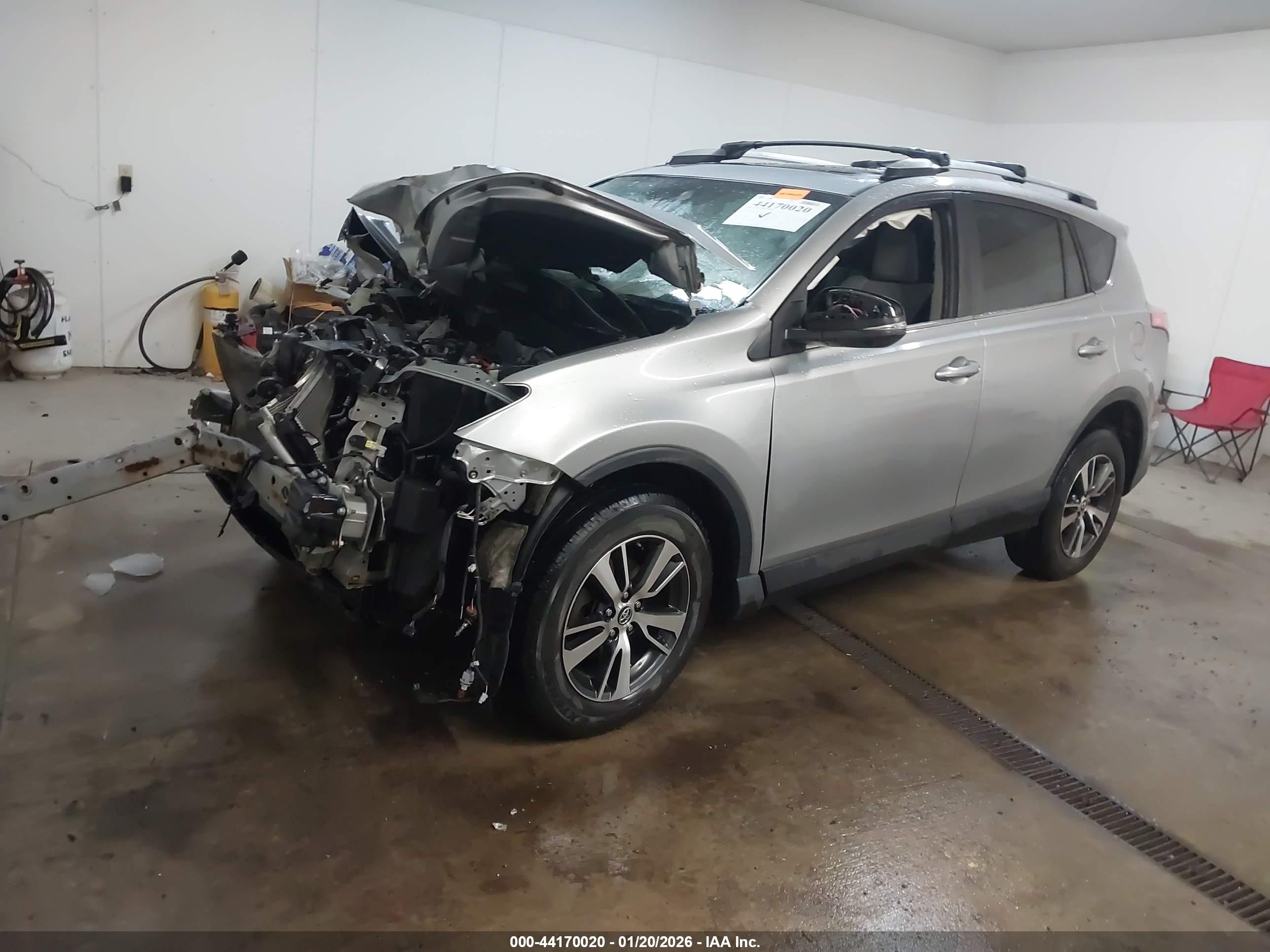 TOYOTA RAV4 image 2