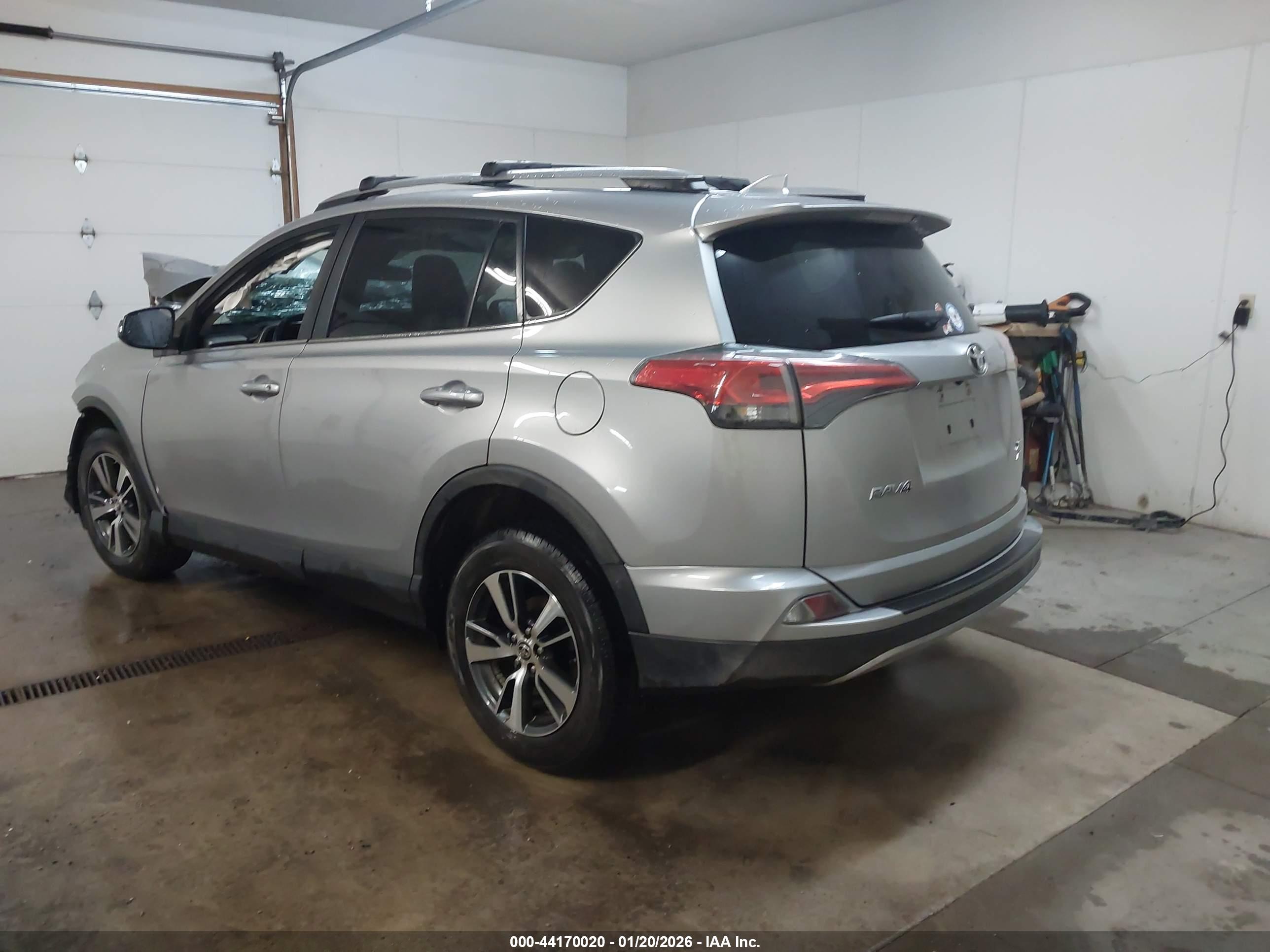TOYOTA RAV4 image 3