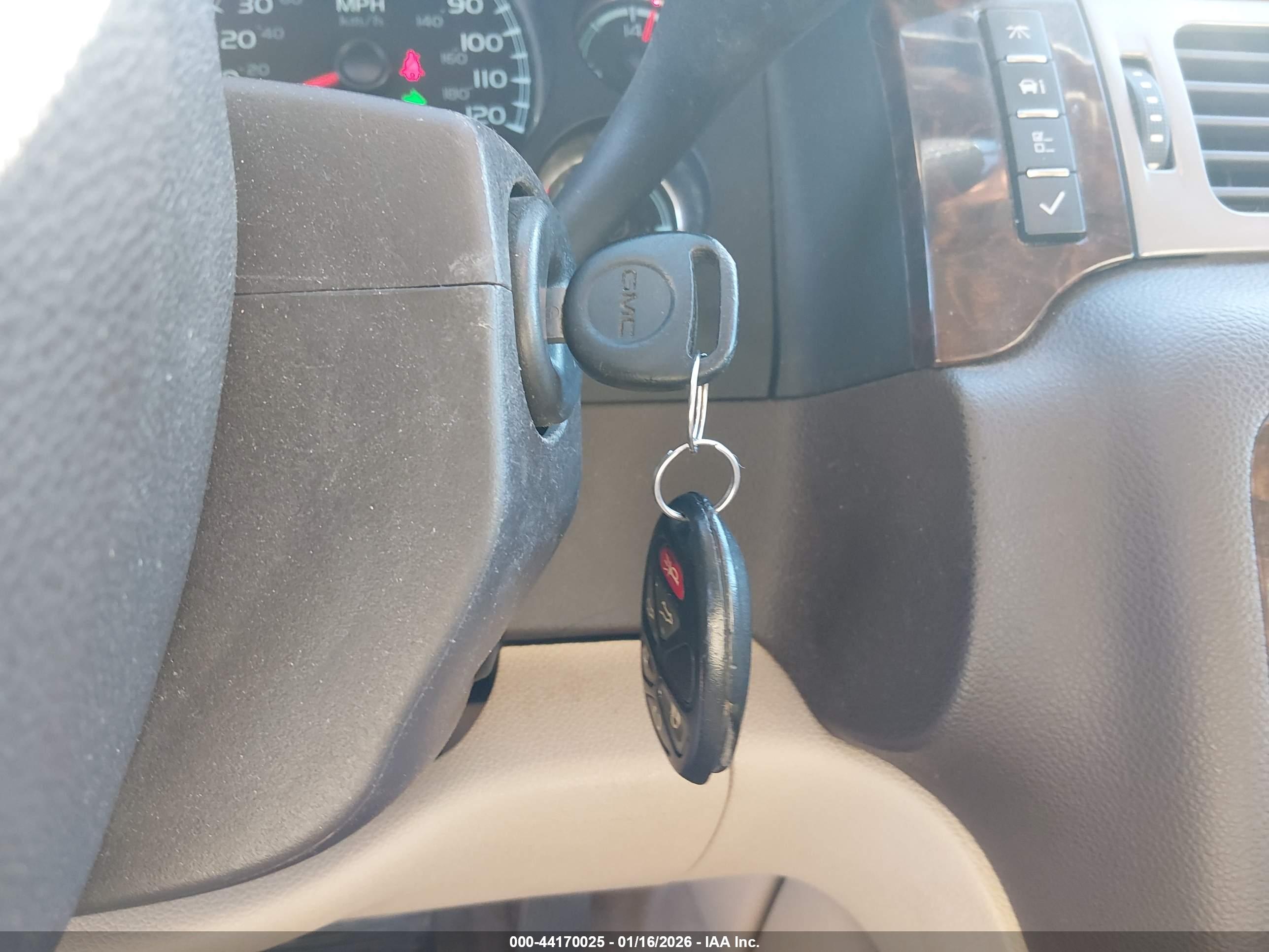 GMC YUKON image 11