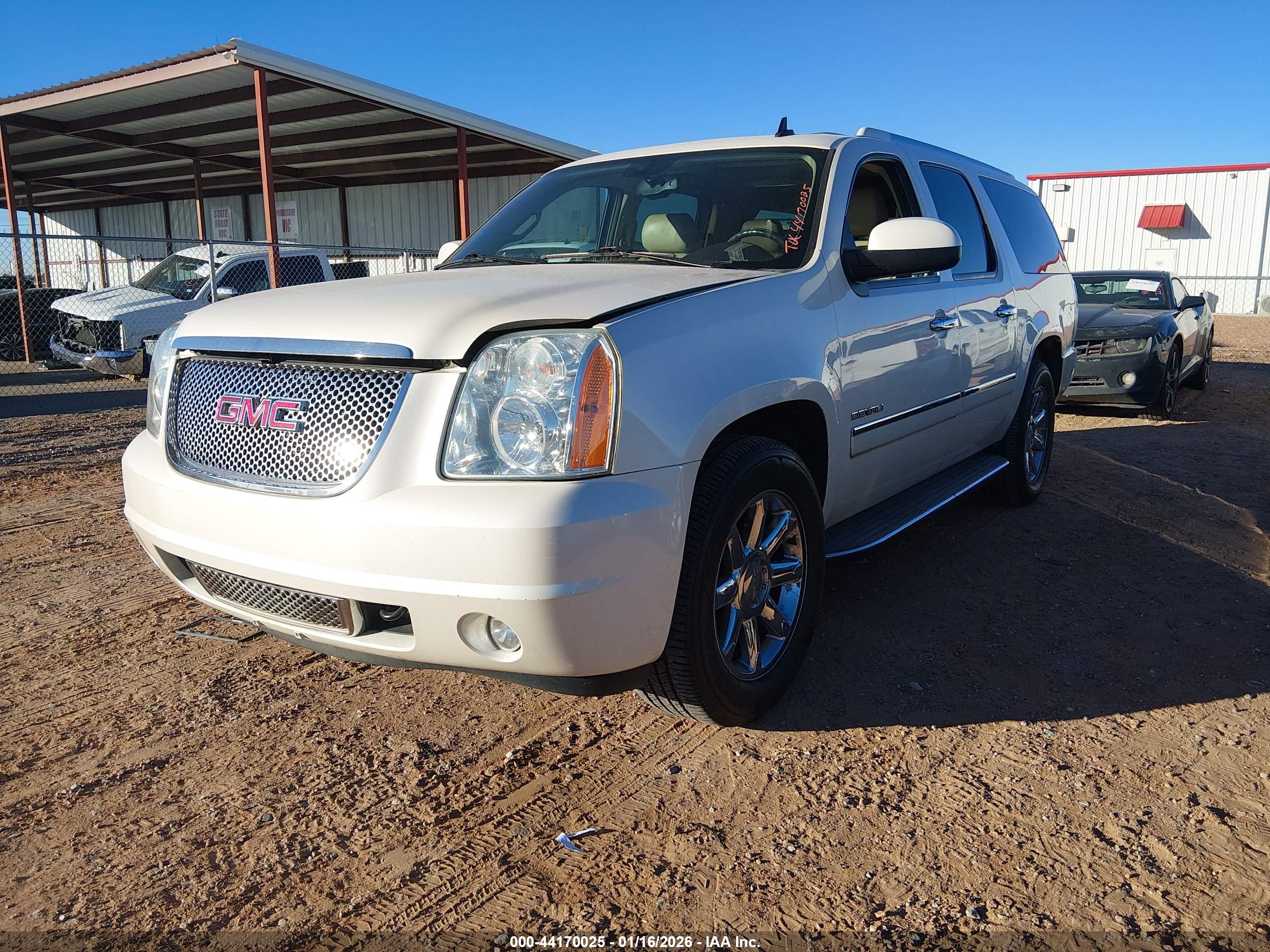 GMC YUKON image 2