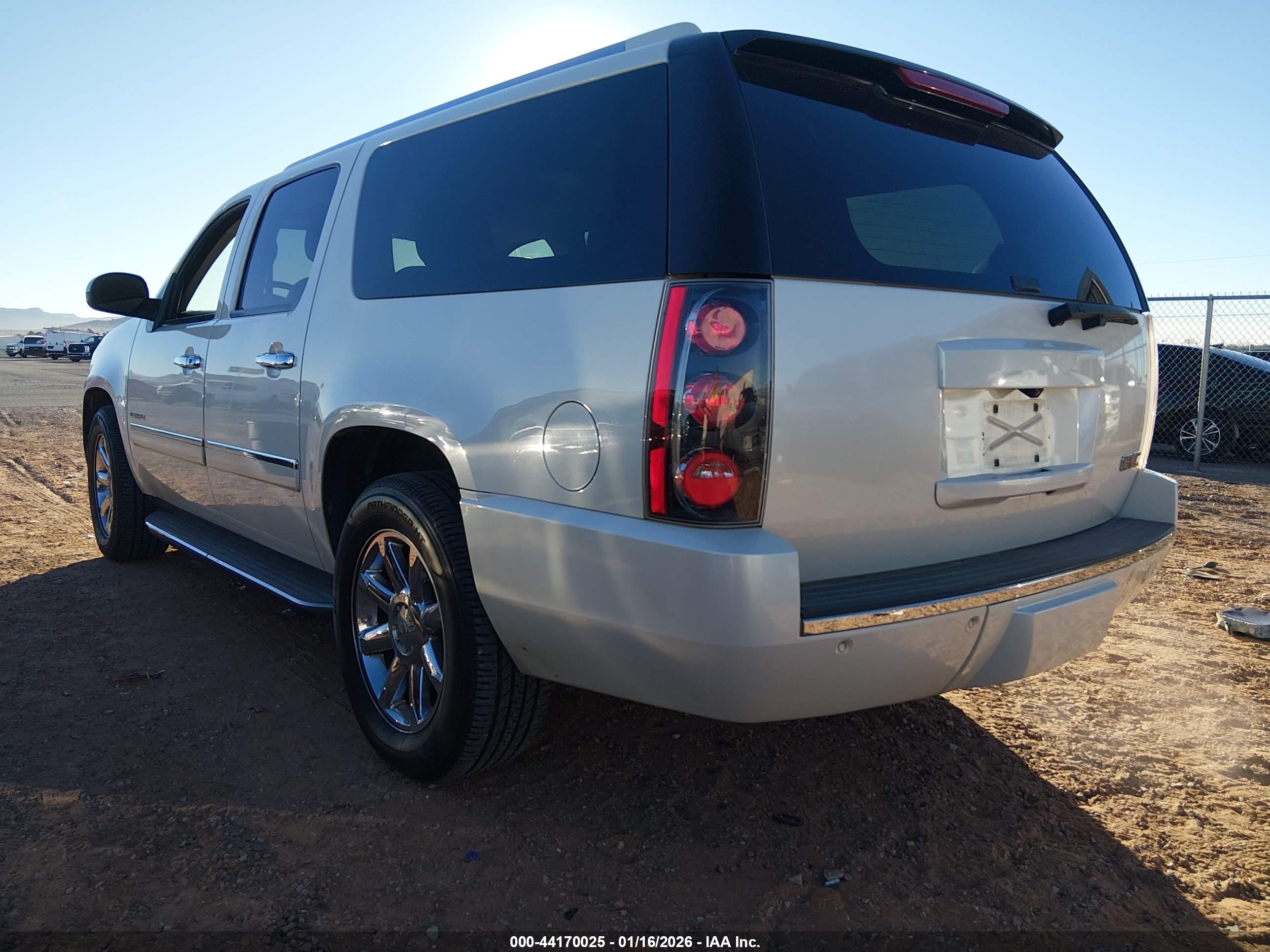 GMC YUKON image 3