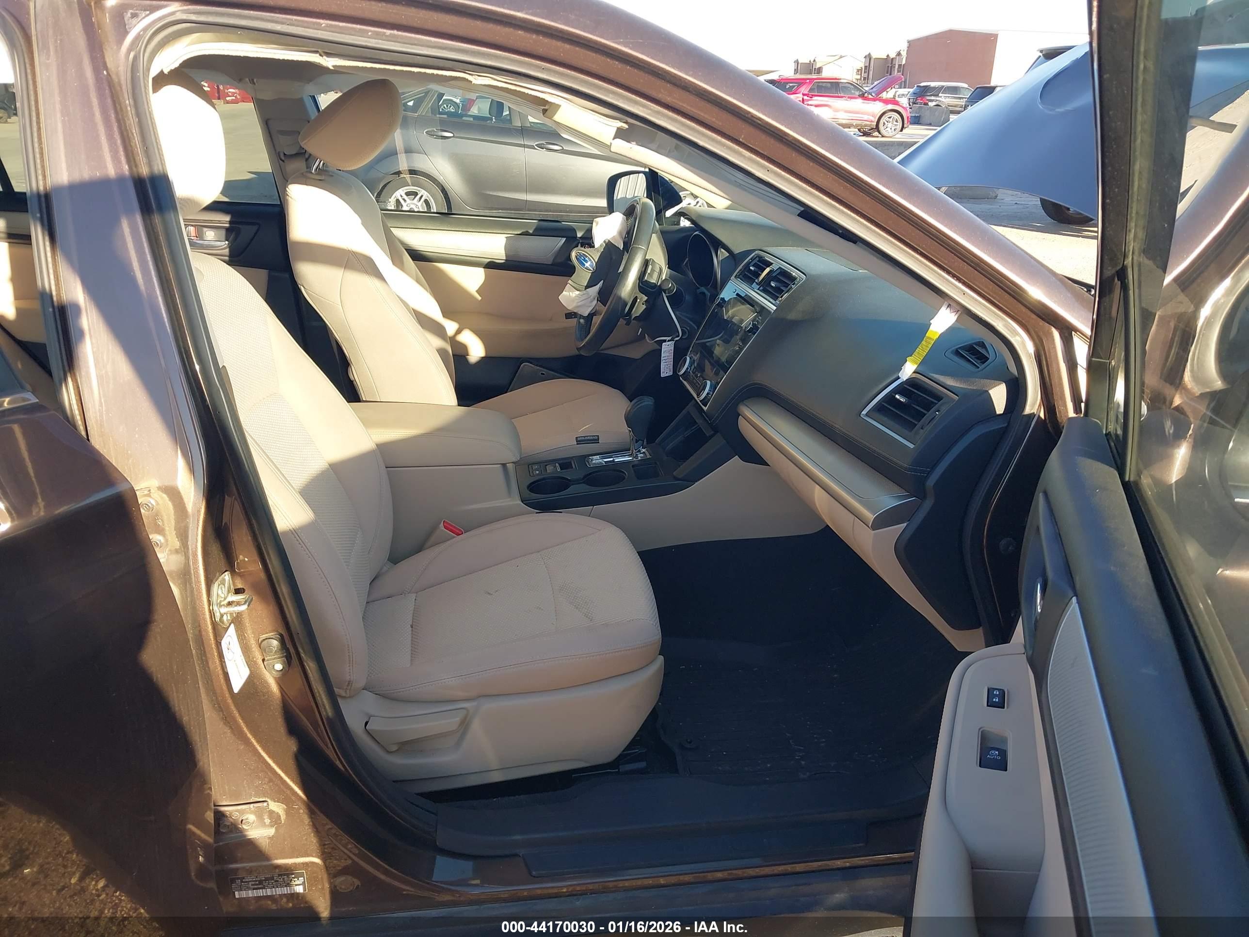 SUBARU OUTBACK image 5