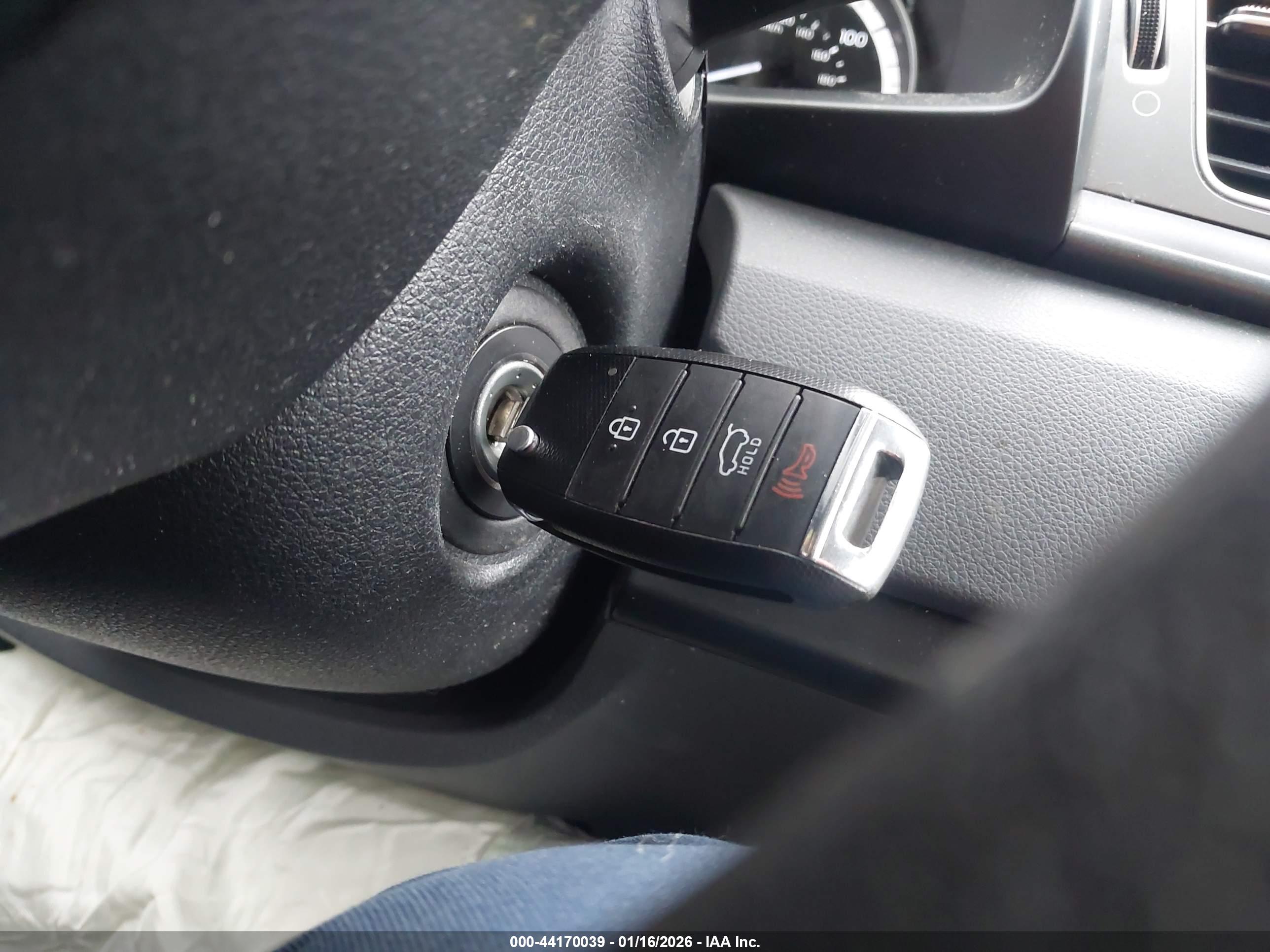 KIA NIRO image 11