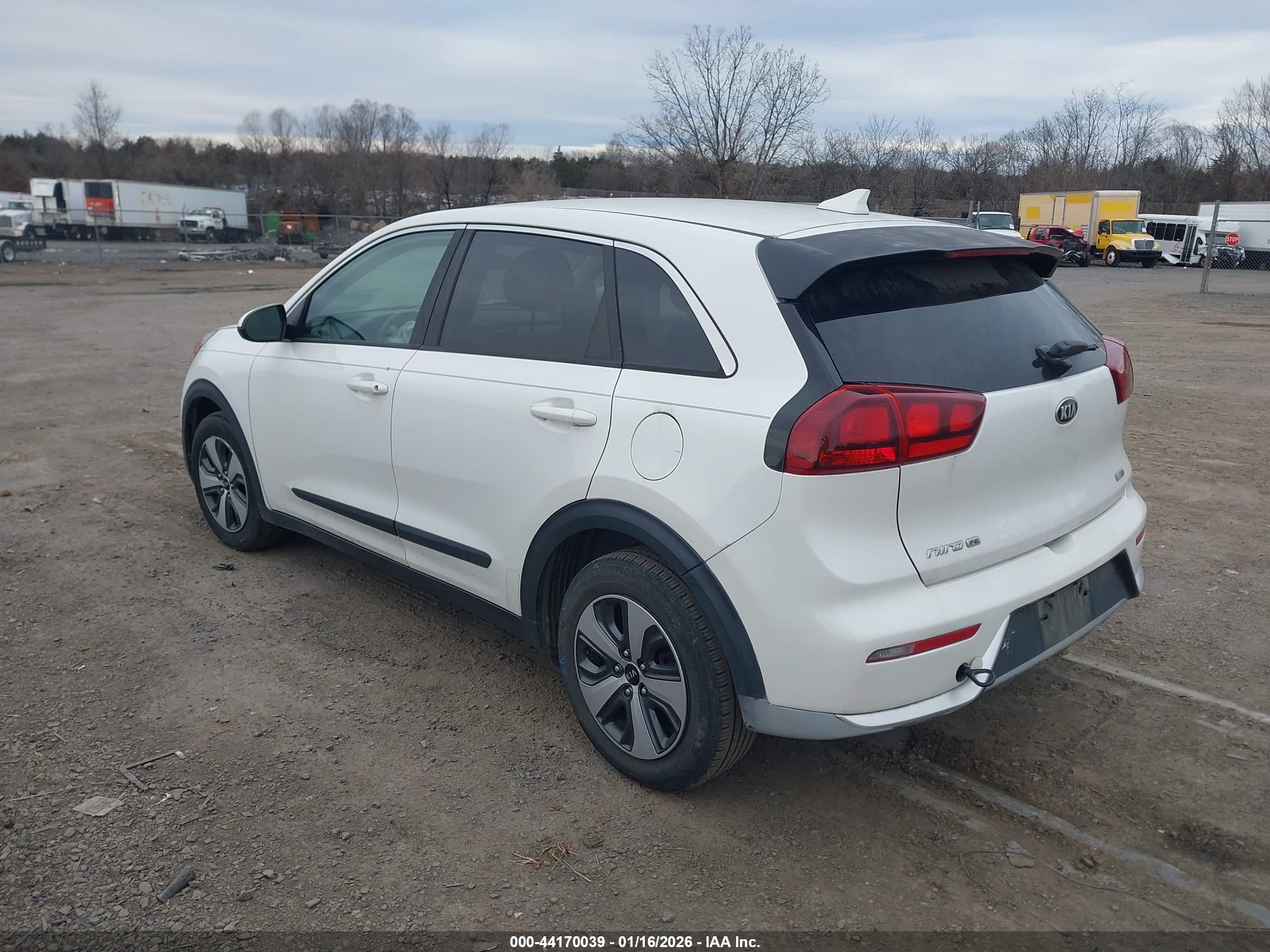 KIA NIRO image 3
