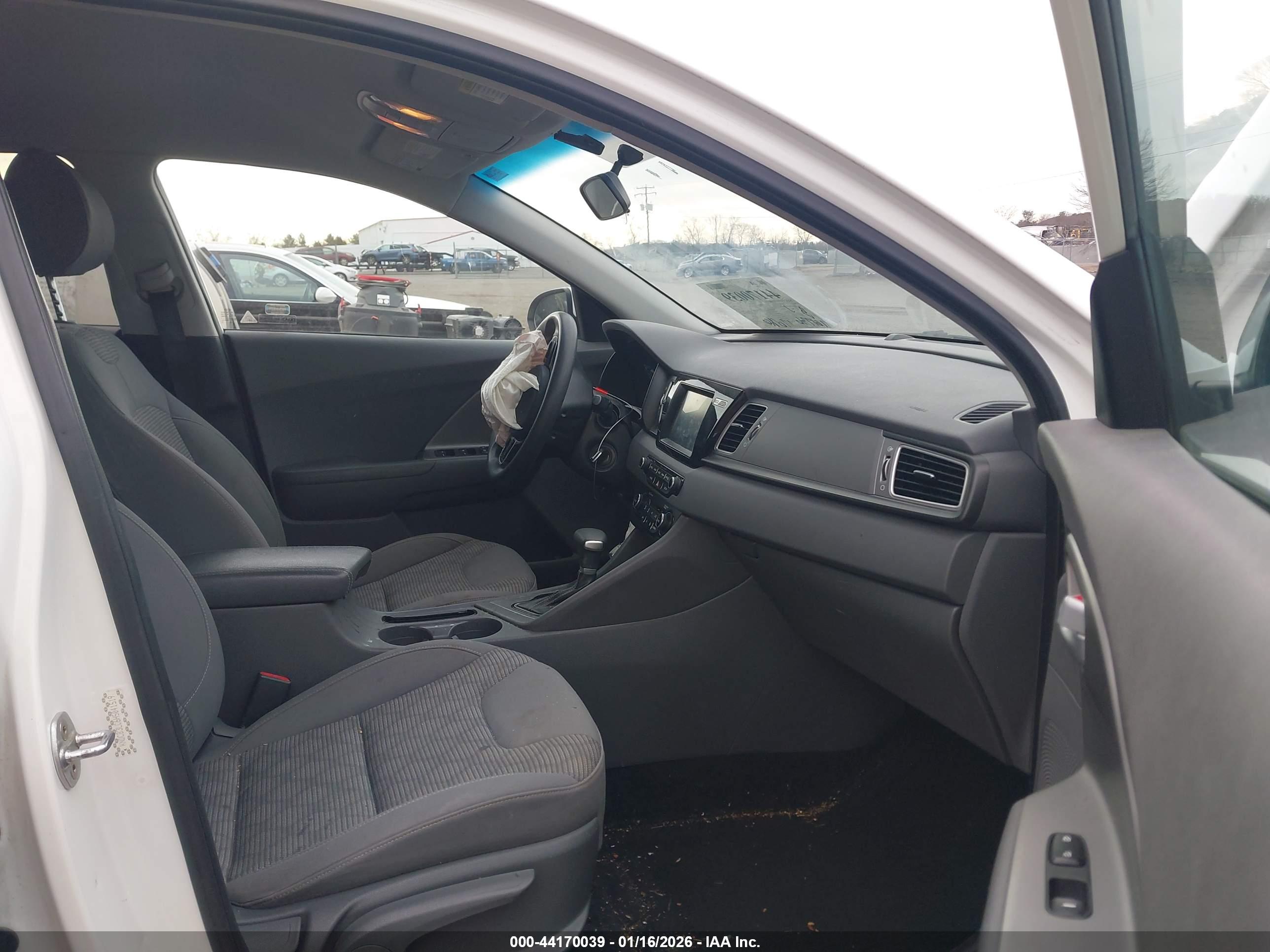 KIA NIRO image 5