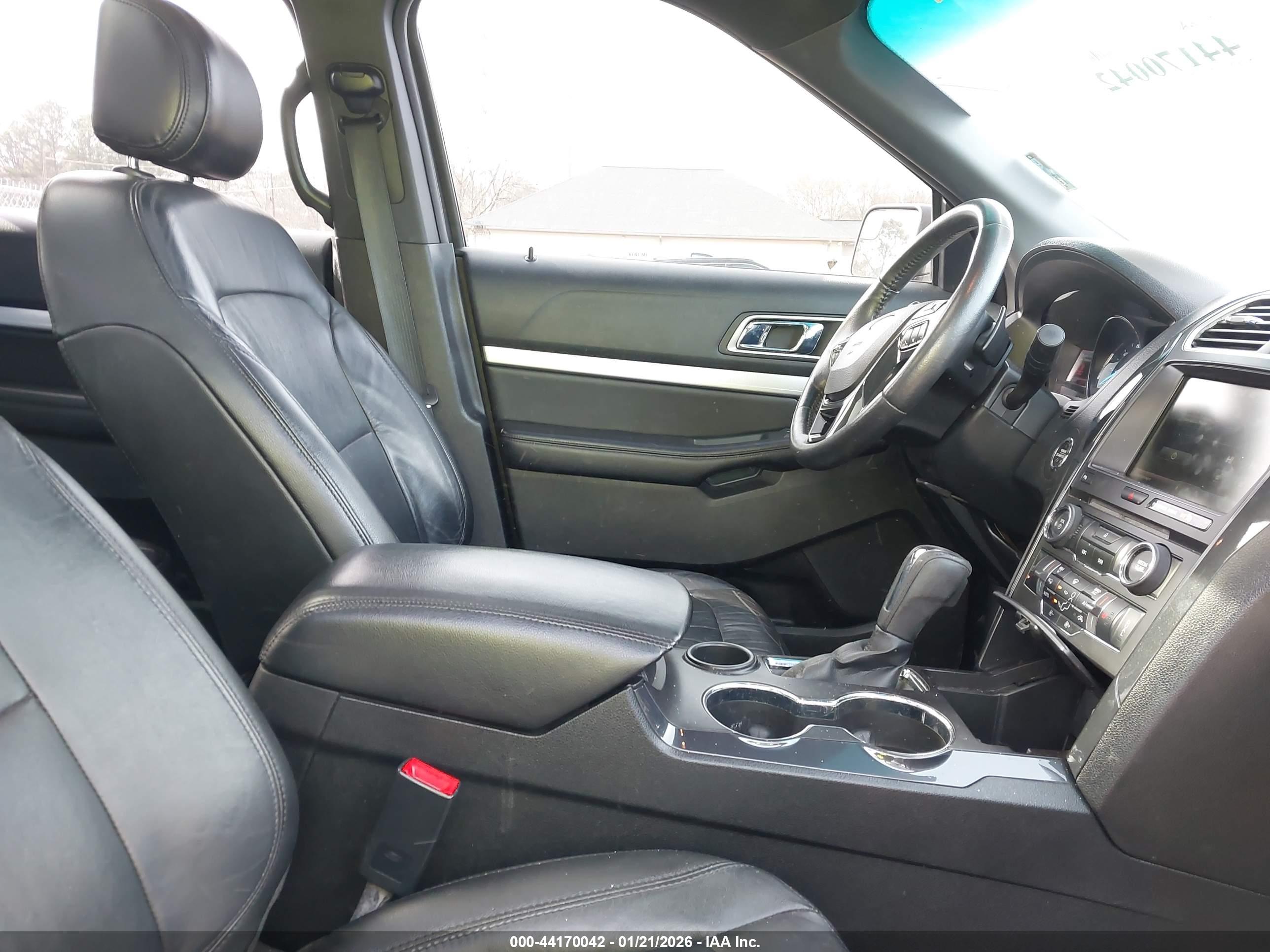 FORD EXPLORER image 5