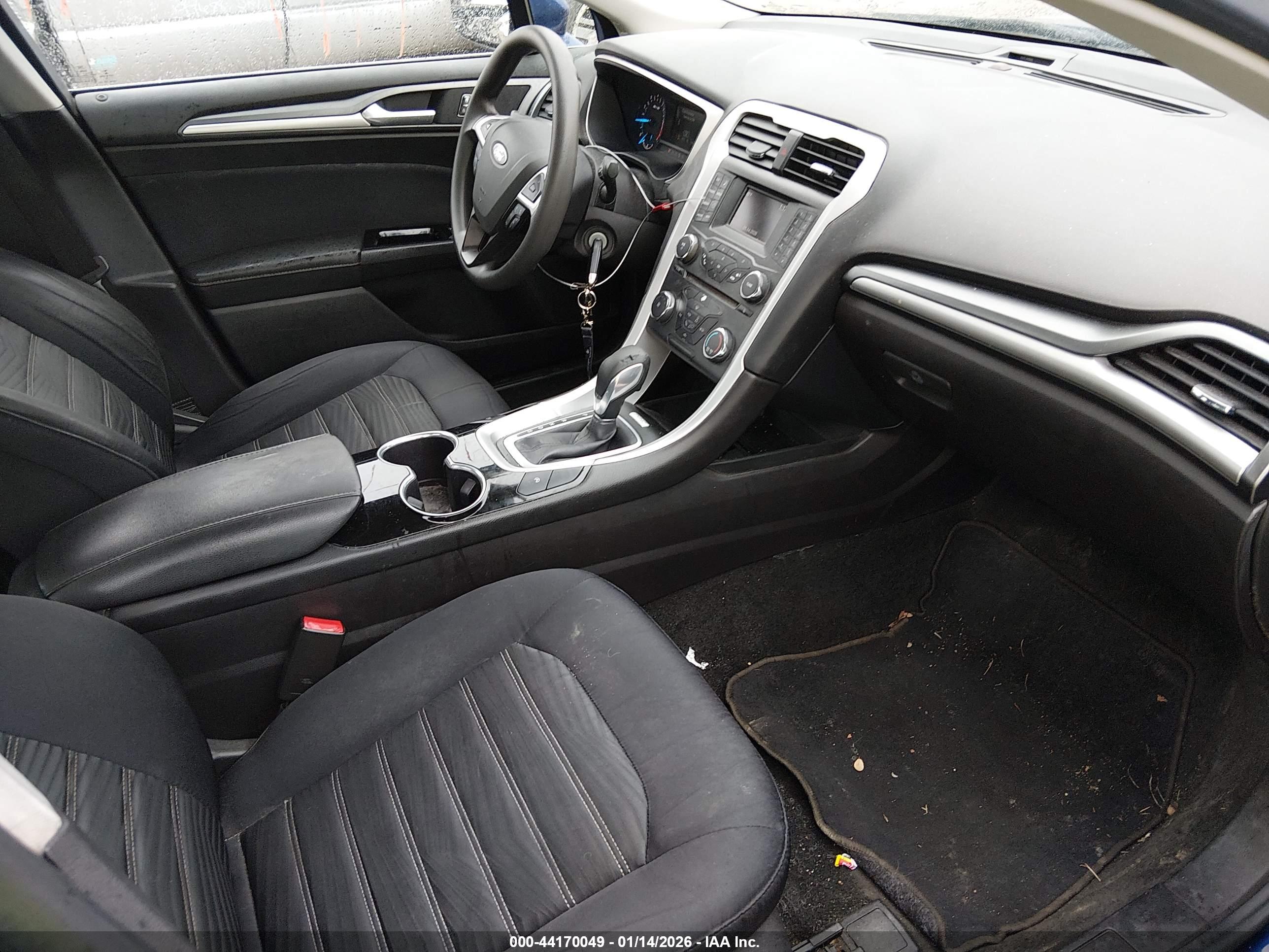 FORD FUSION image 5