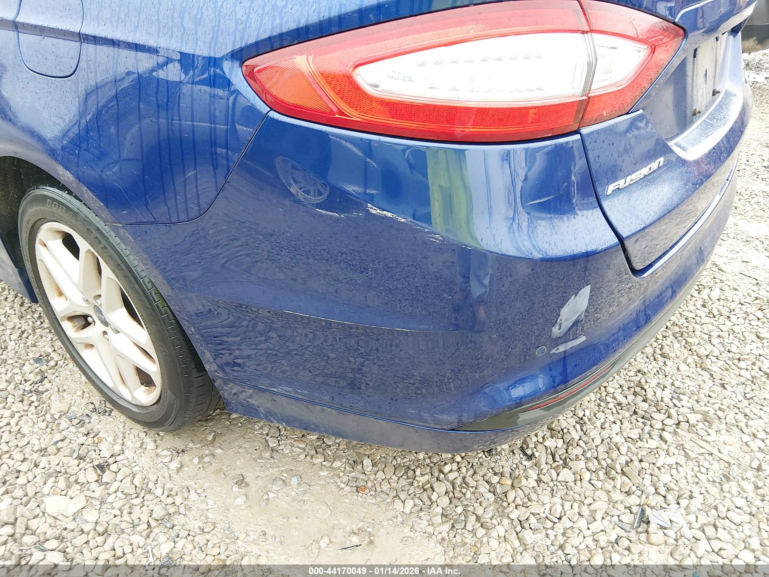 FORD FUSION image 6