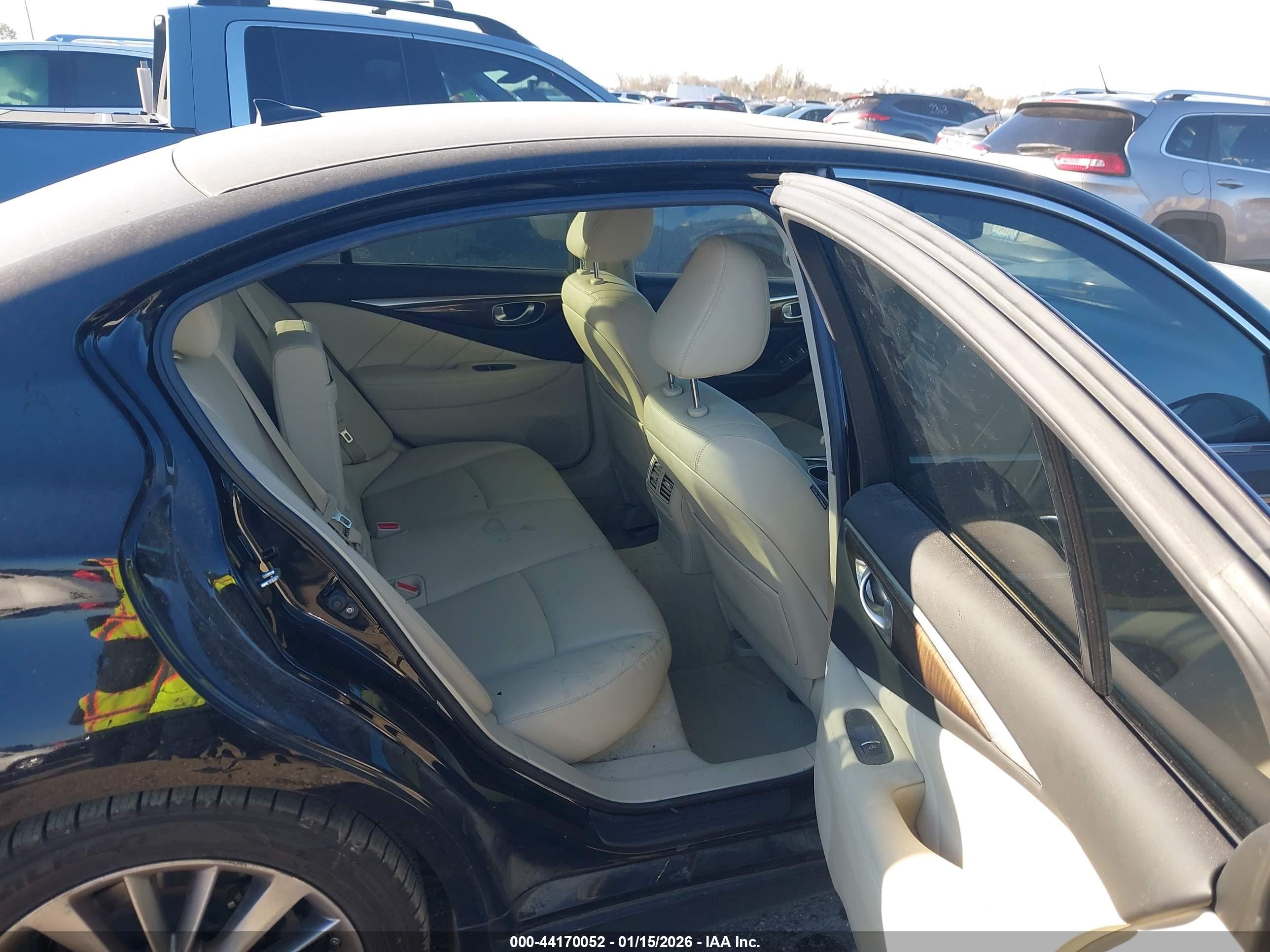 INFINITI Q50 image 8