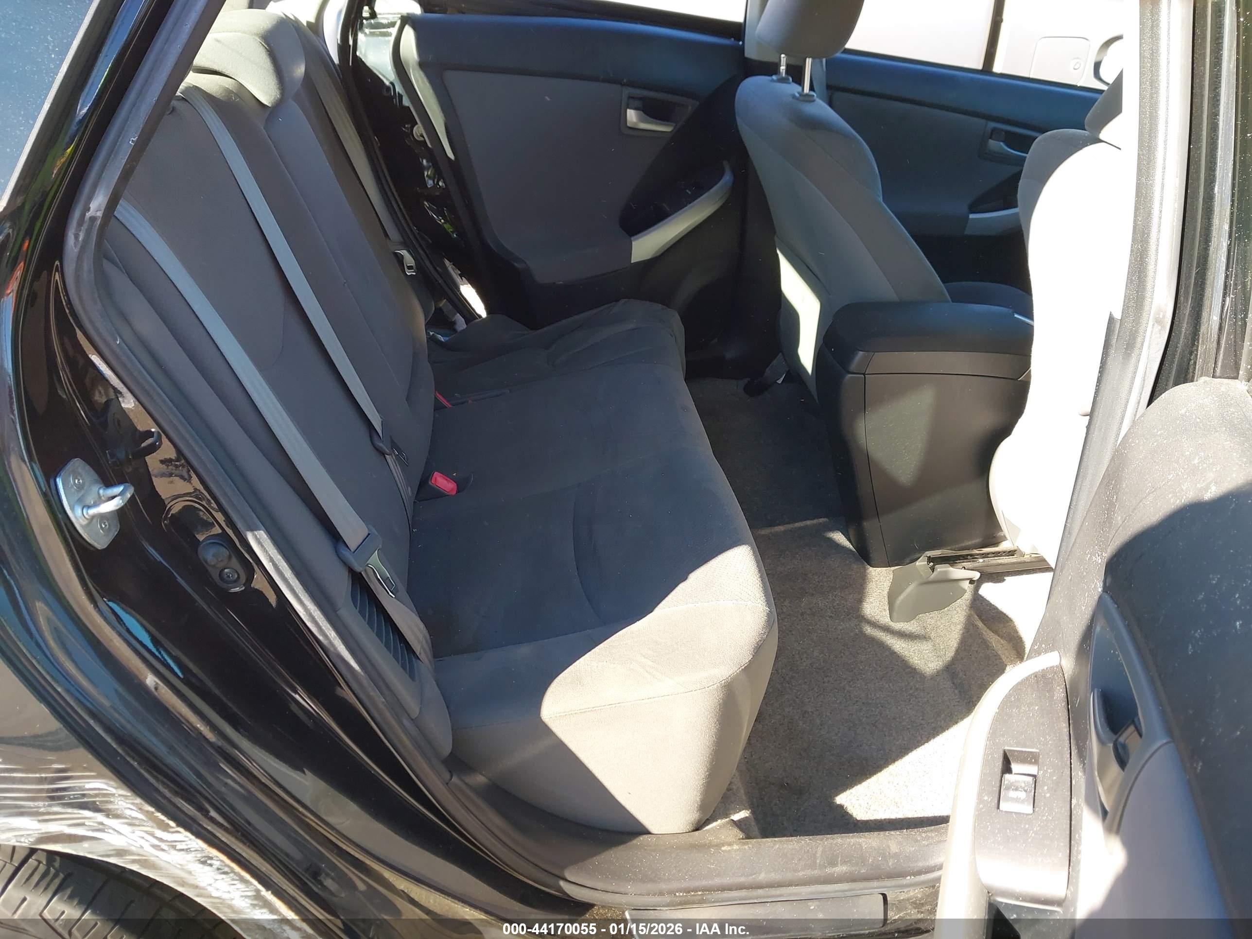TOYOTA PRIUS image 8