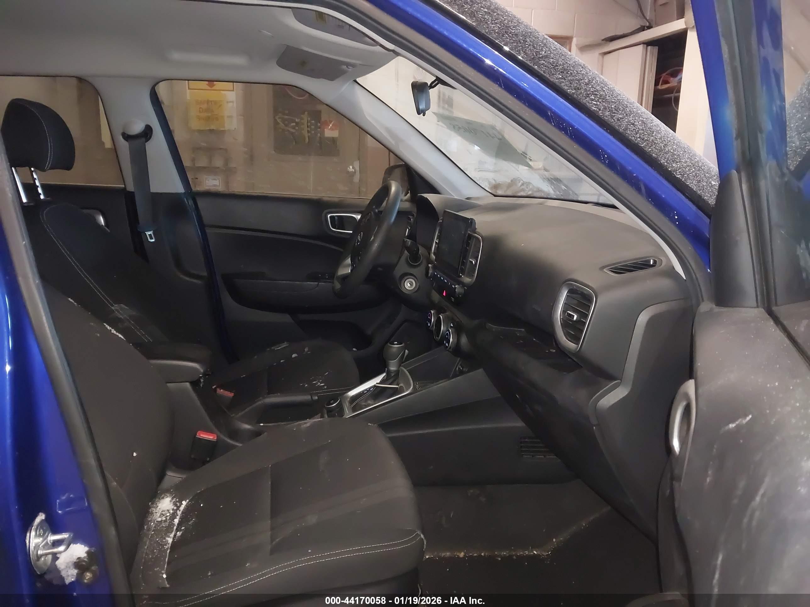 HYUNDAI VENUE image 5