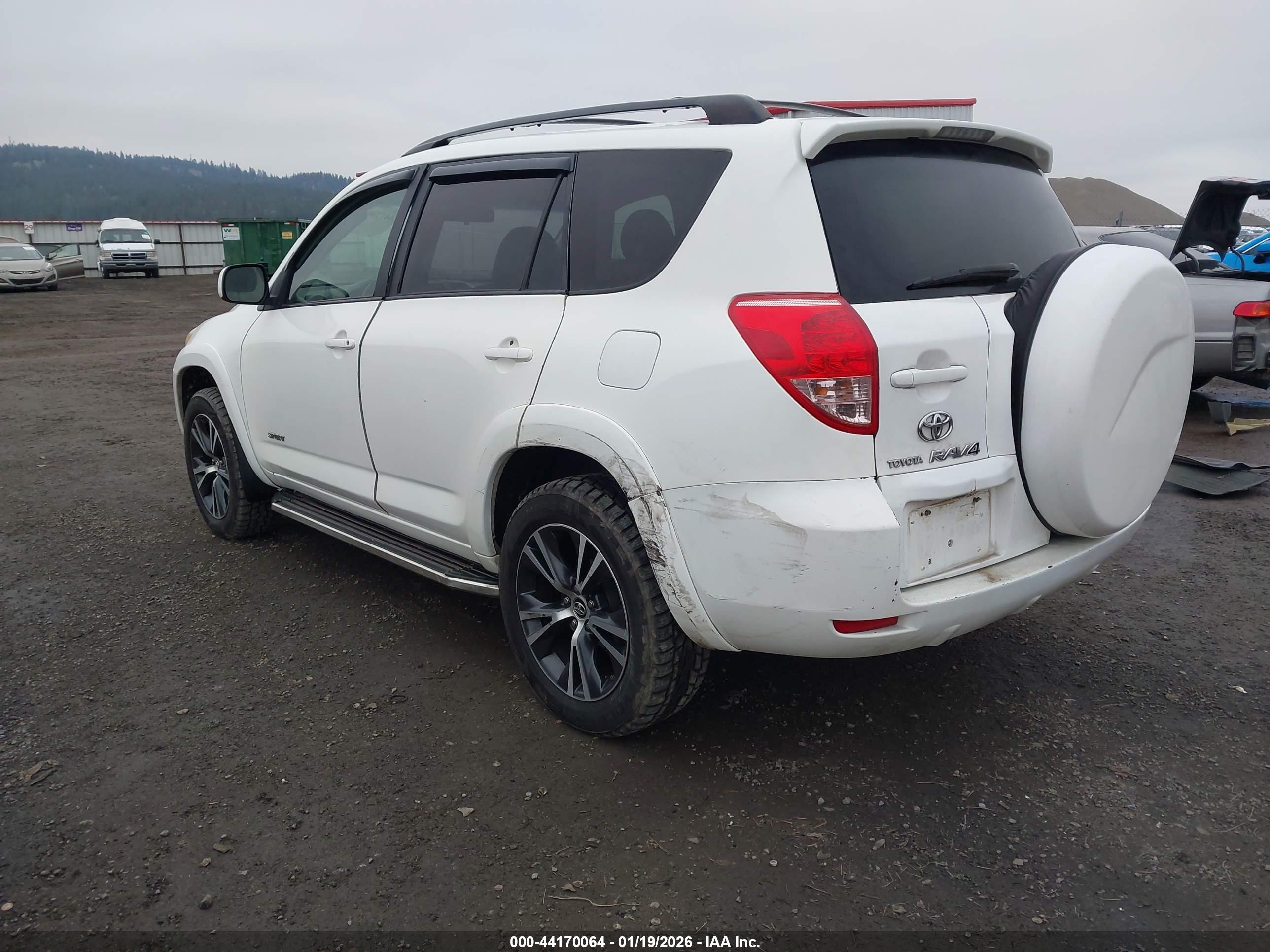 TOYOTA RAV4 image 3
