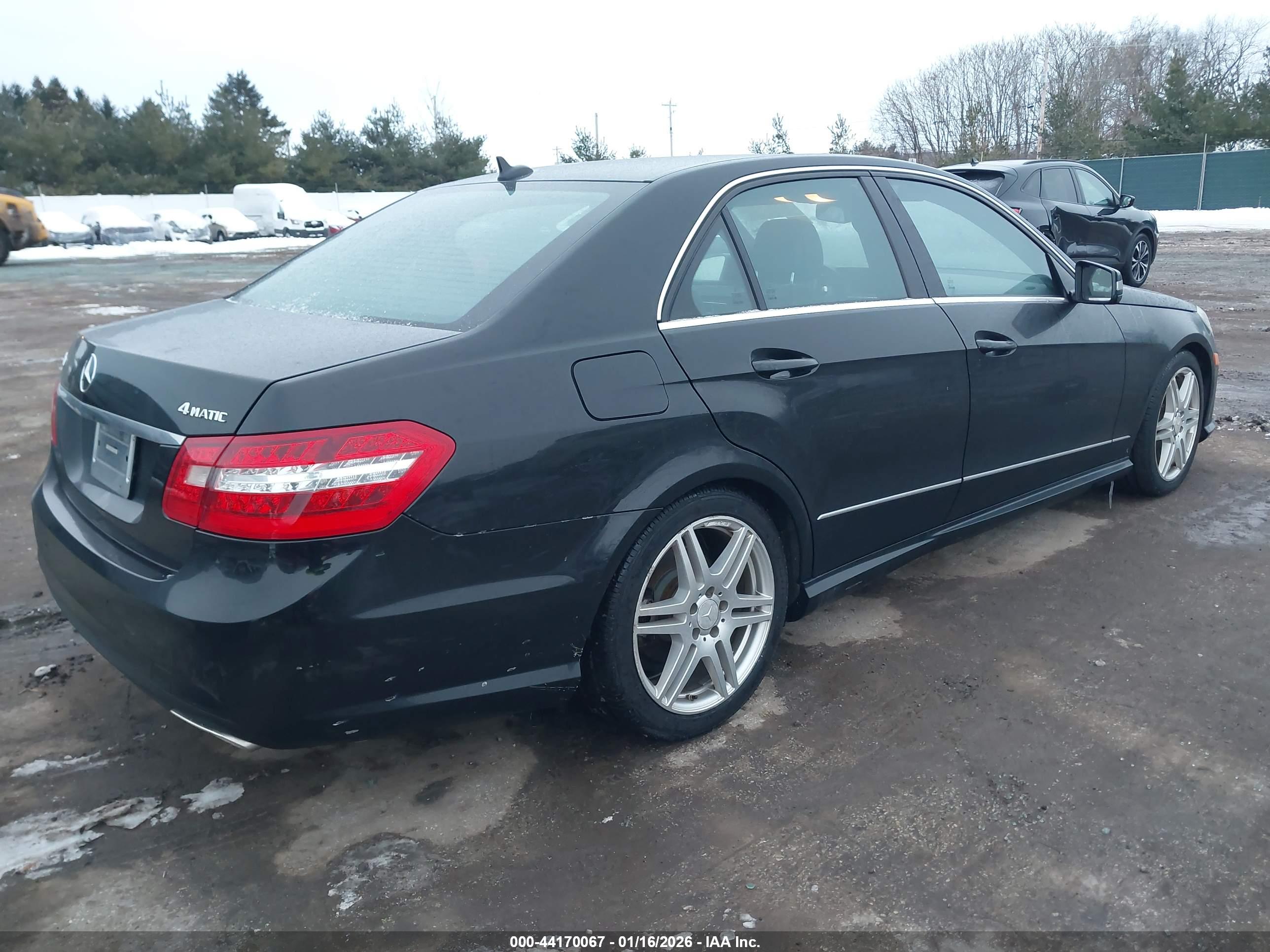 MERCEDES-BENZ E image 4