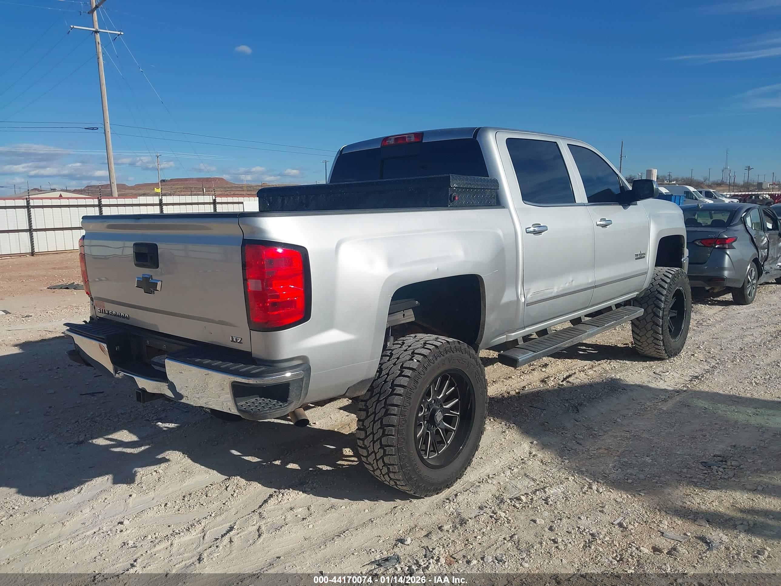 CHEVROLET SILVERADO image 4