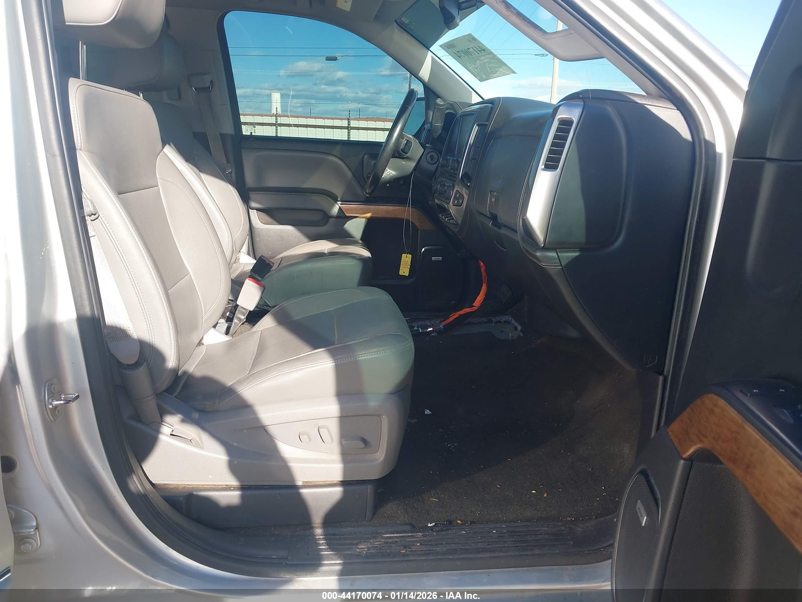 CHEVROLET SILVERADO image 5