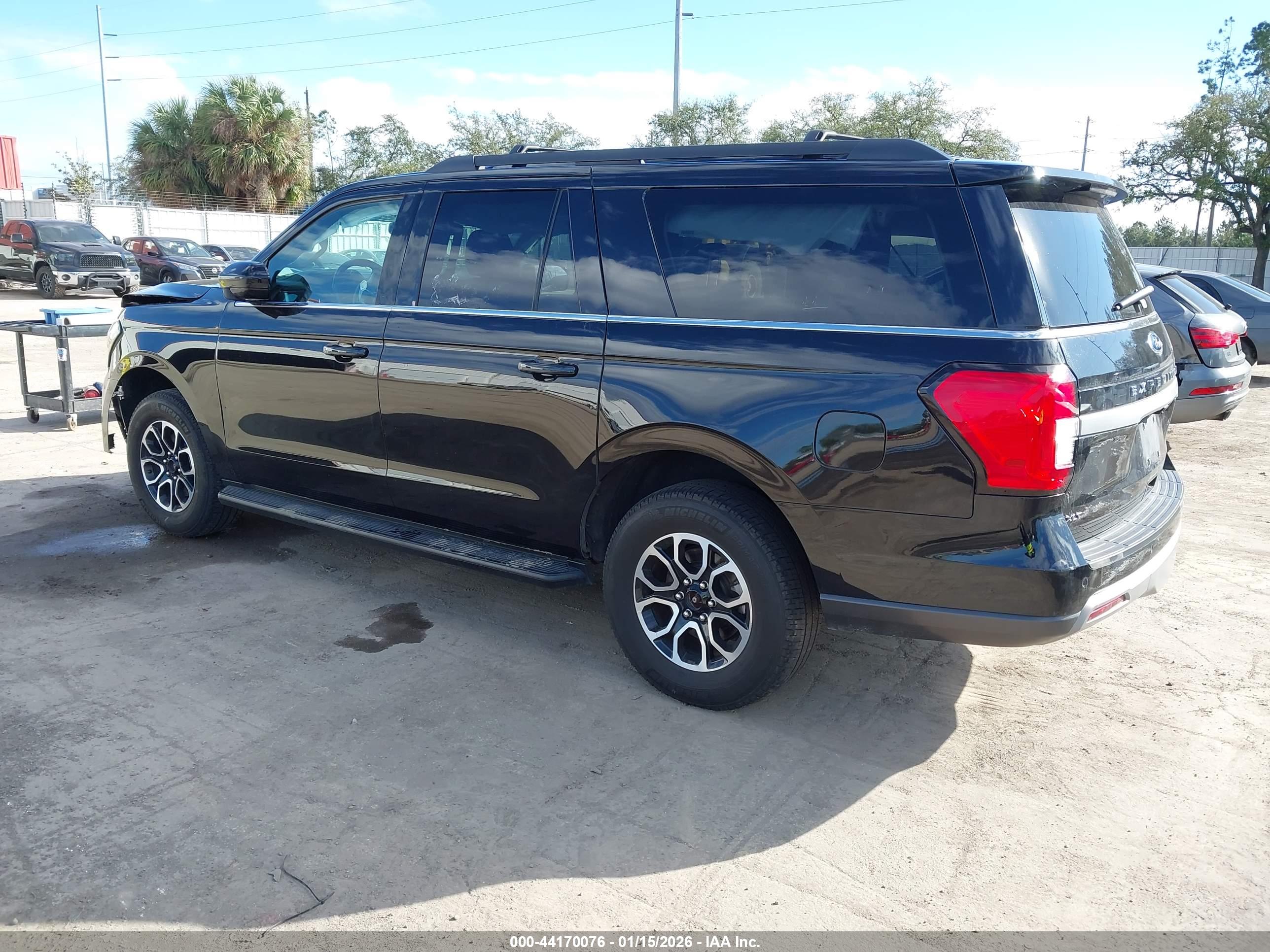 FORD EXPEDITION image 3