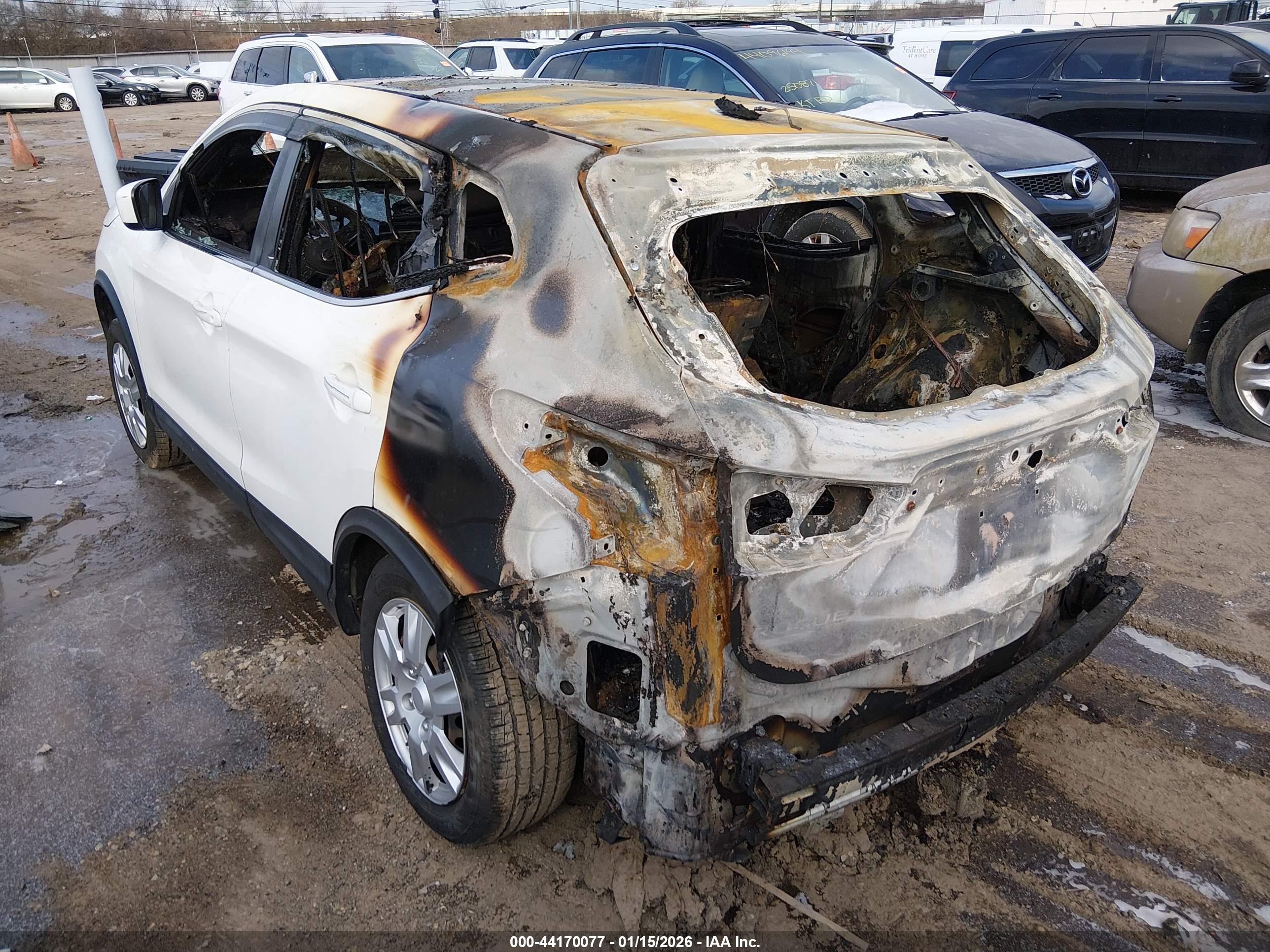 NISSAN ROGUE image 3