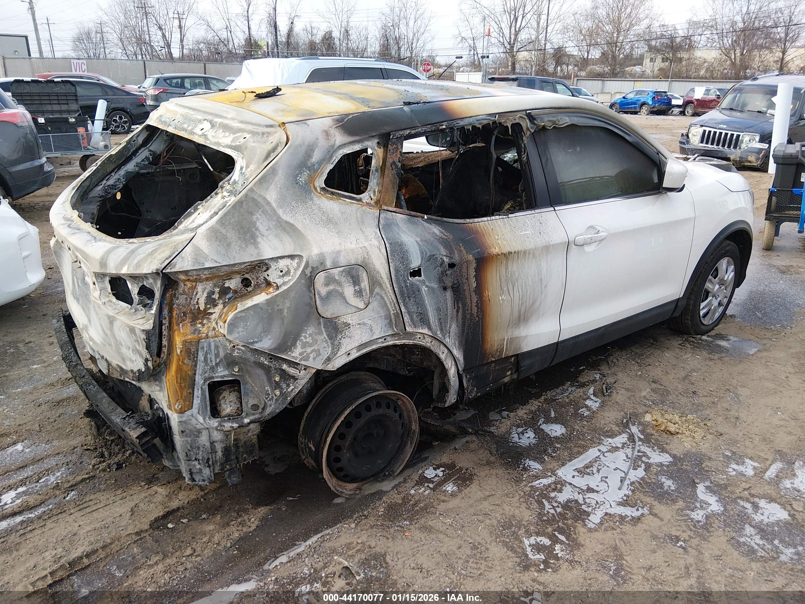 NISSAN ROGUE image 4