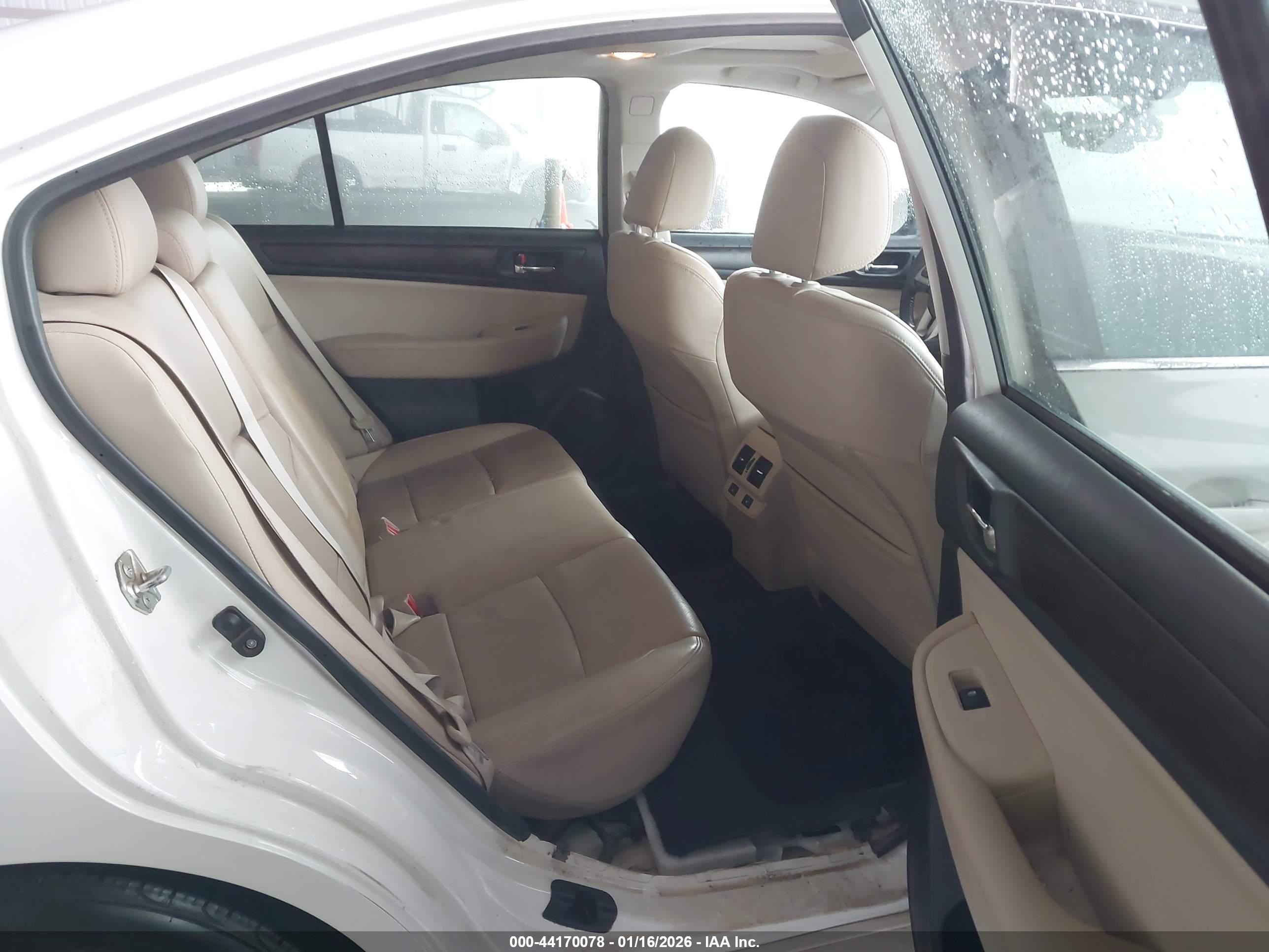 SUBARU LEGACY image 8