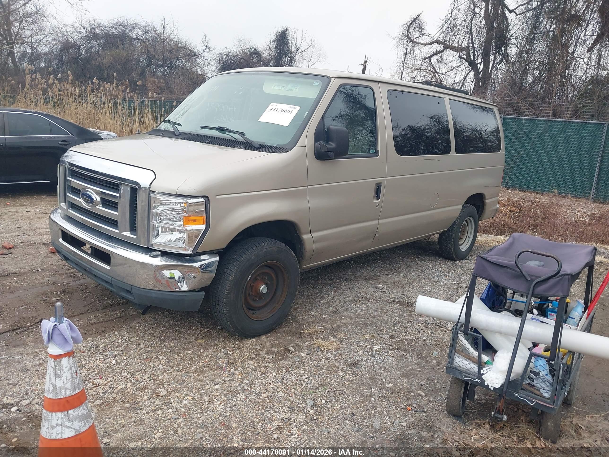 FORD E-350 image 2
