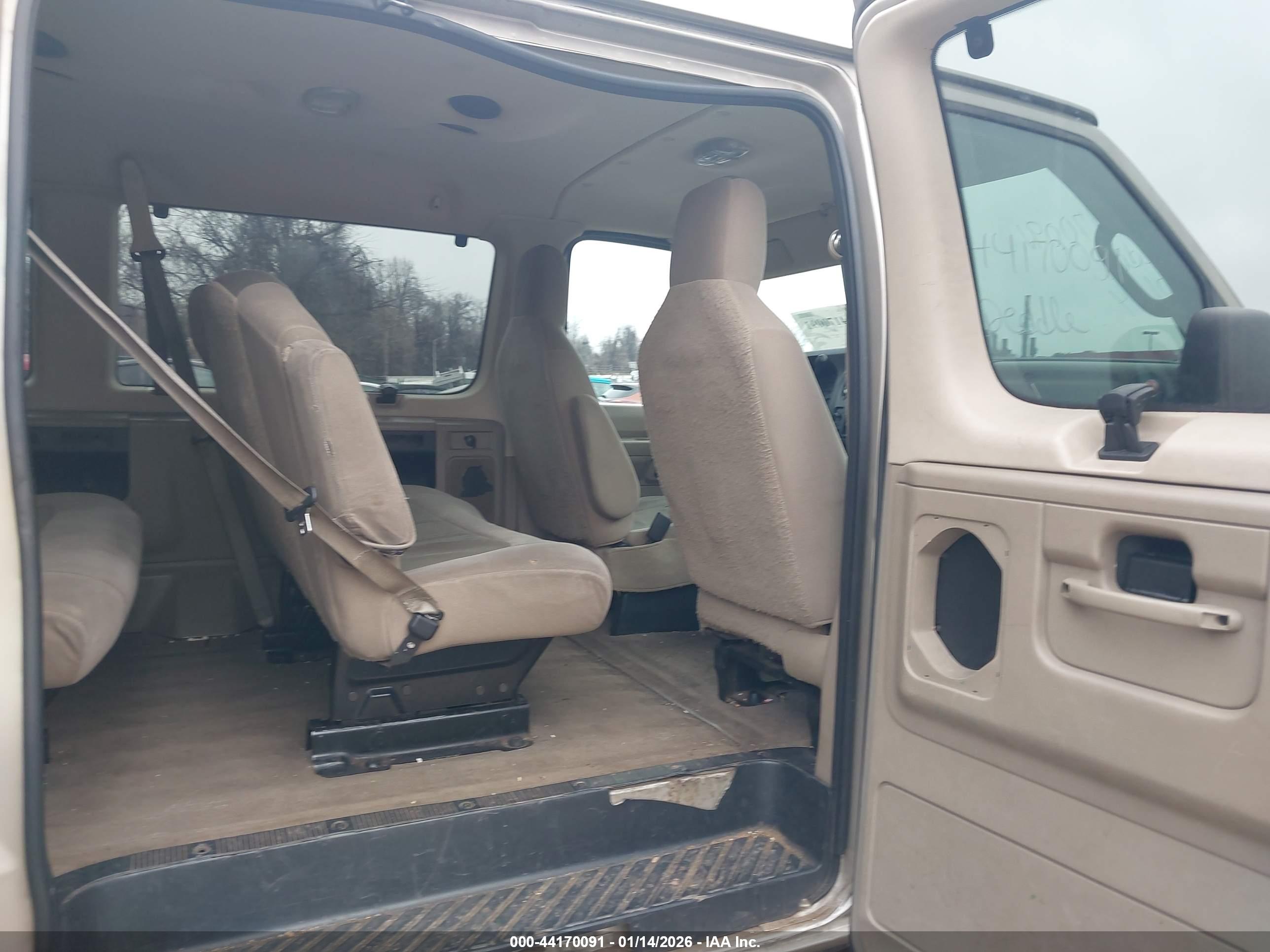 FORD E-350 image 8