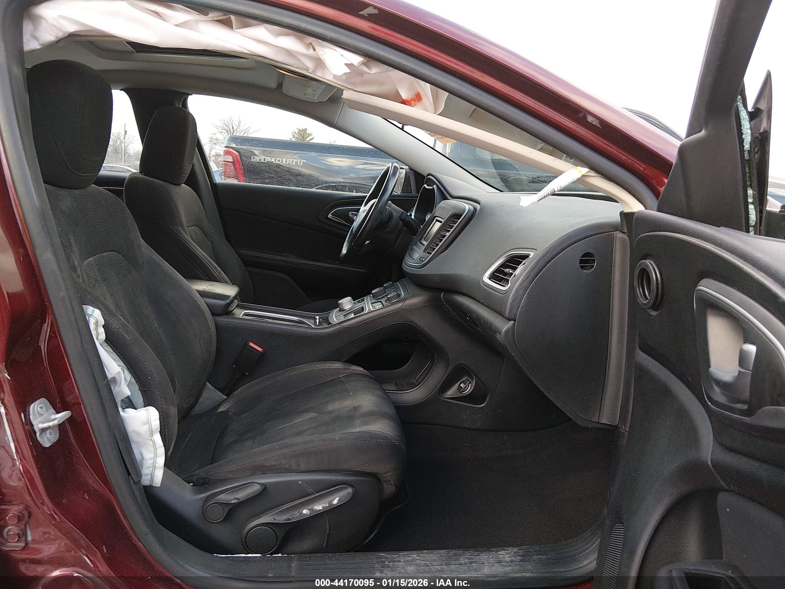 CHRYSLER 200 image 5