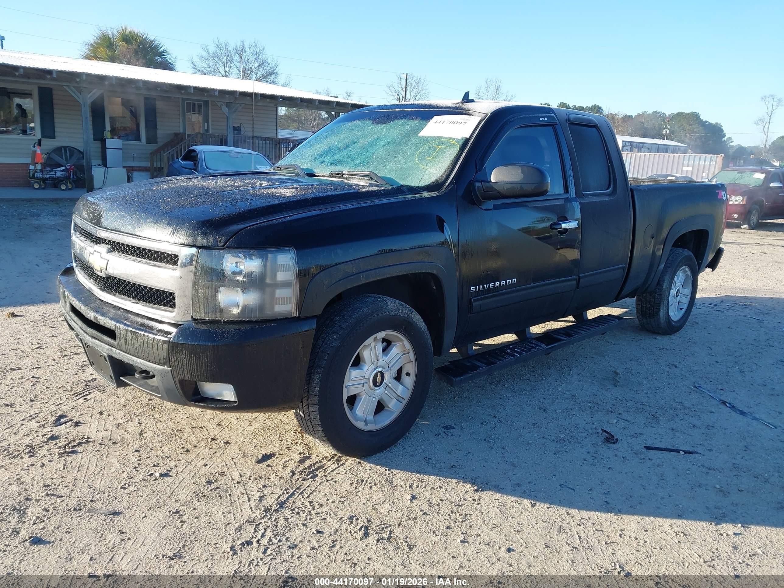 CHEVROLET SILVERADO image 2