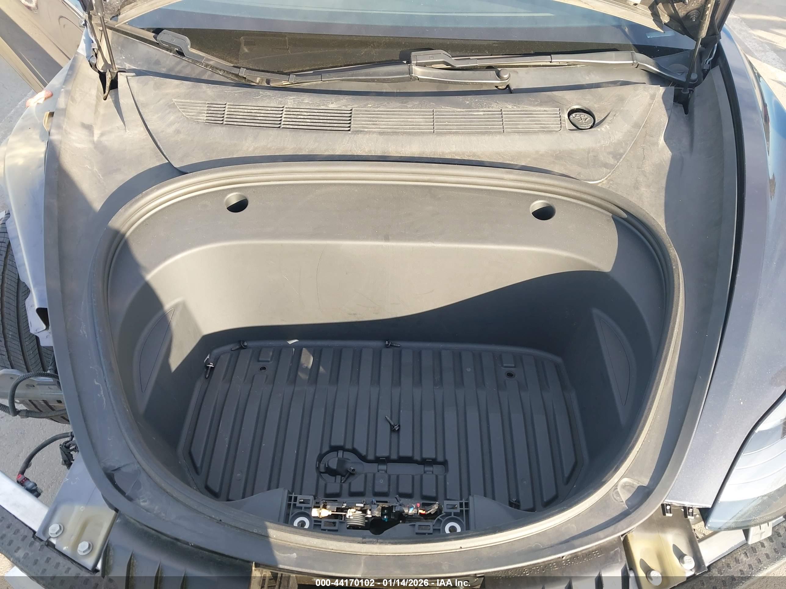 TESLA MODEL image 10