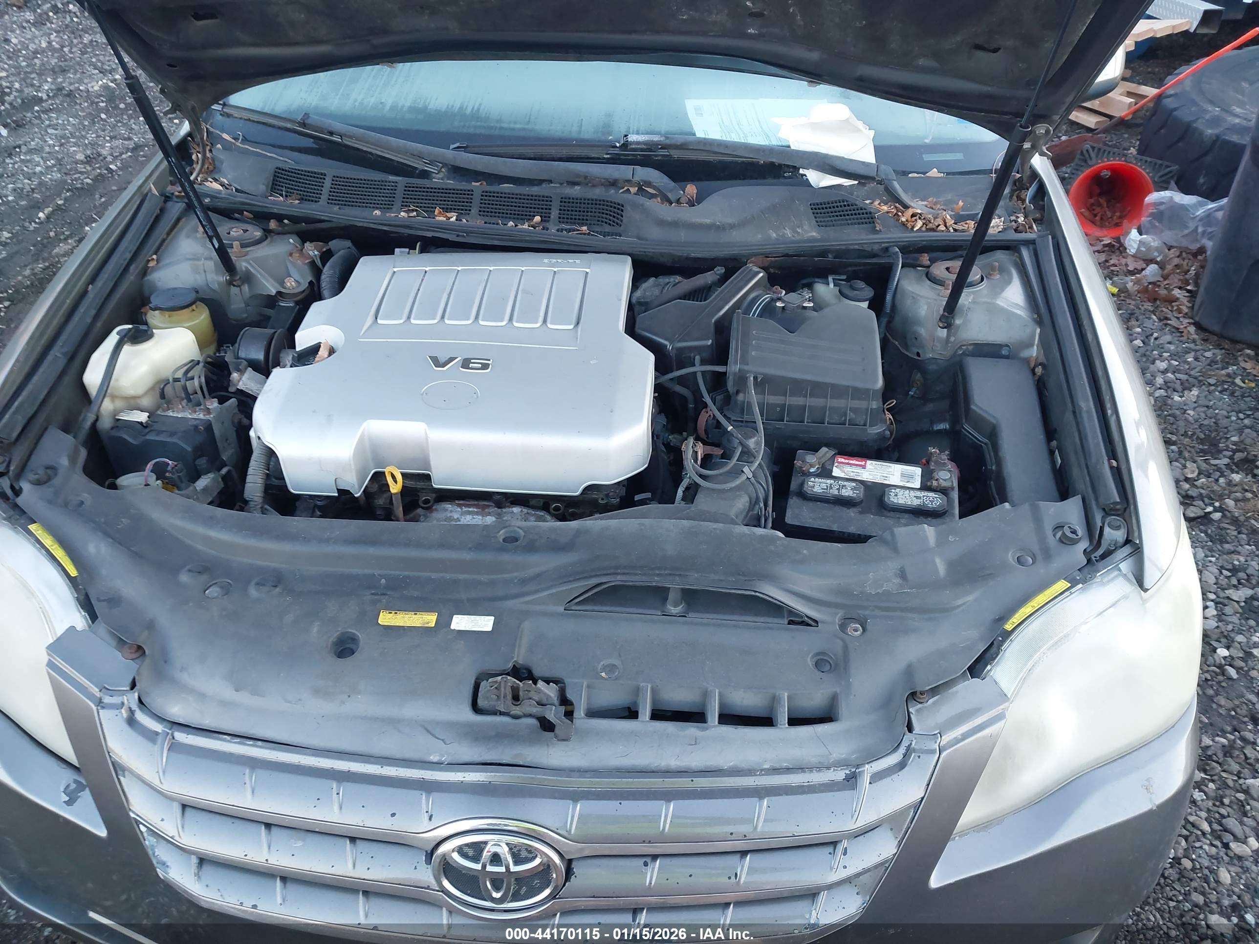 TOYOTA AVALON image 10