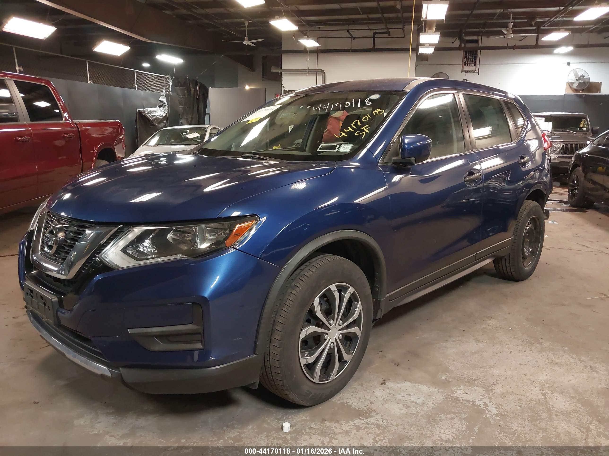 NISSAN ROGUE image 2
