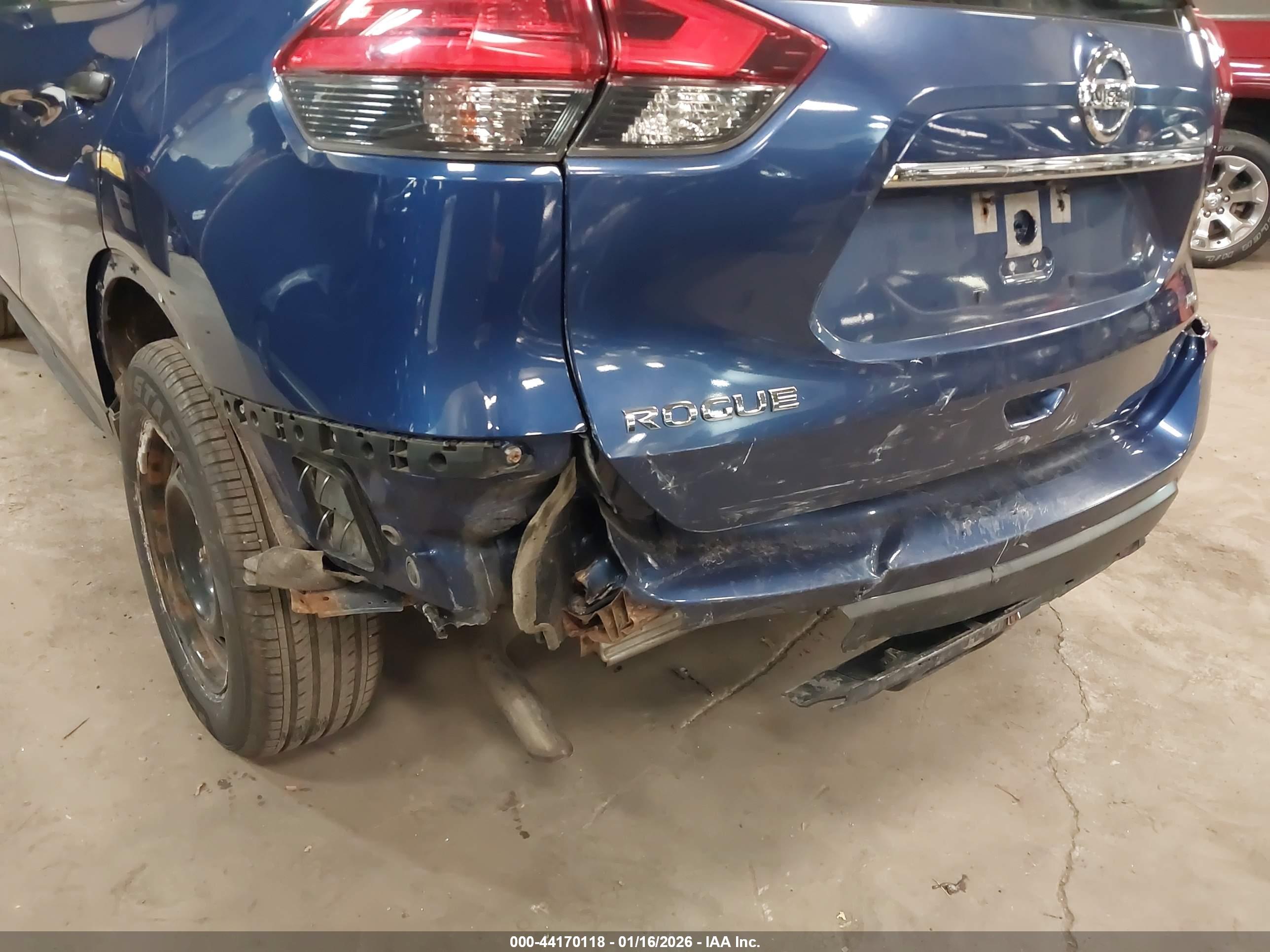 NISSAN ROGUE image 6