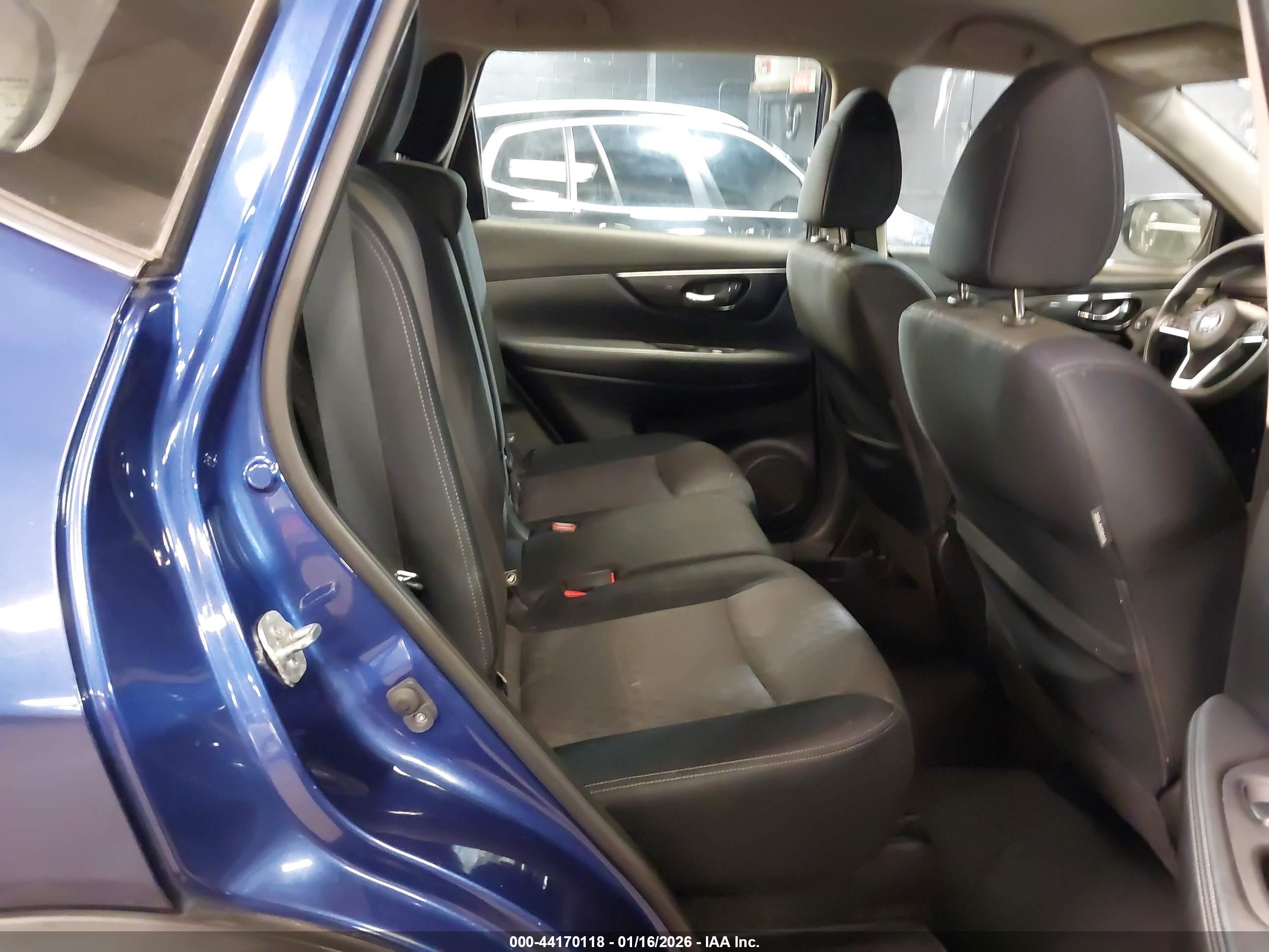 NISSAN ROGUE image 8