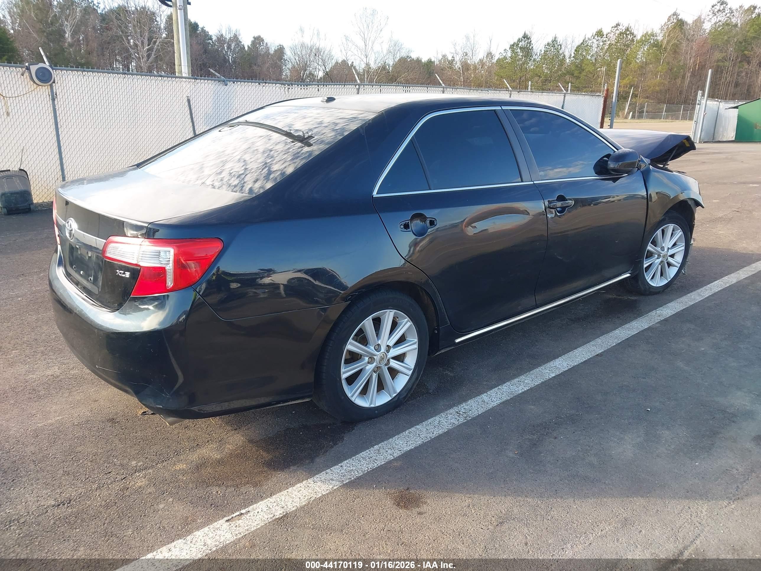 TOYOTA CAMRY image 4