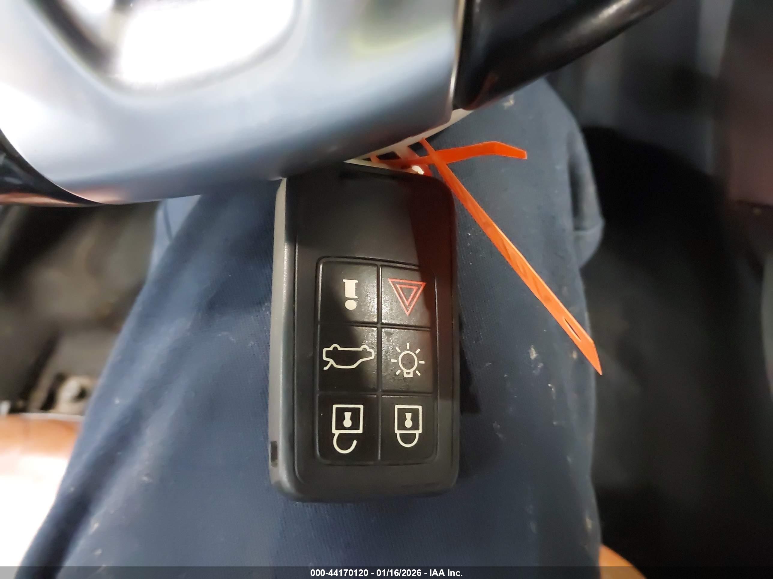 VOLVO S60 image 11