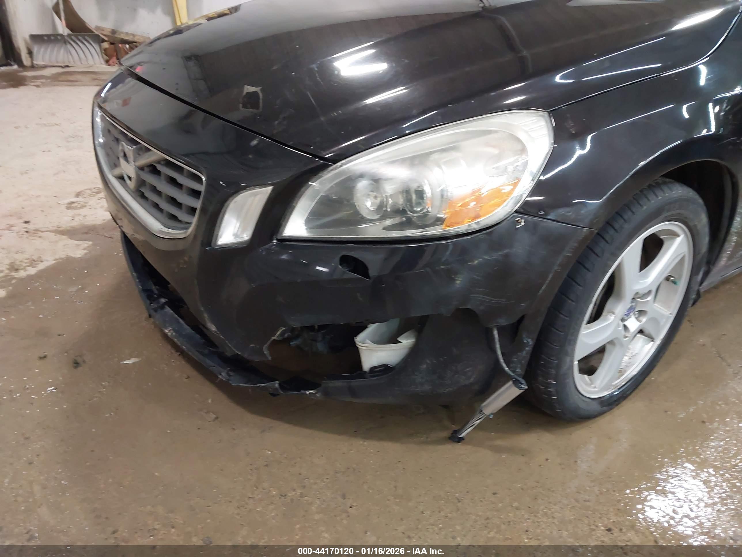 VOLVO S60 image 6