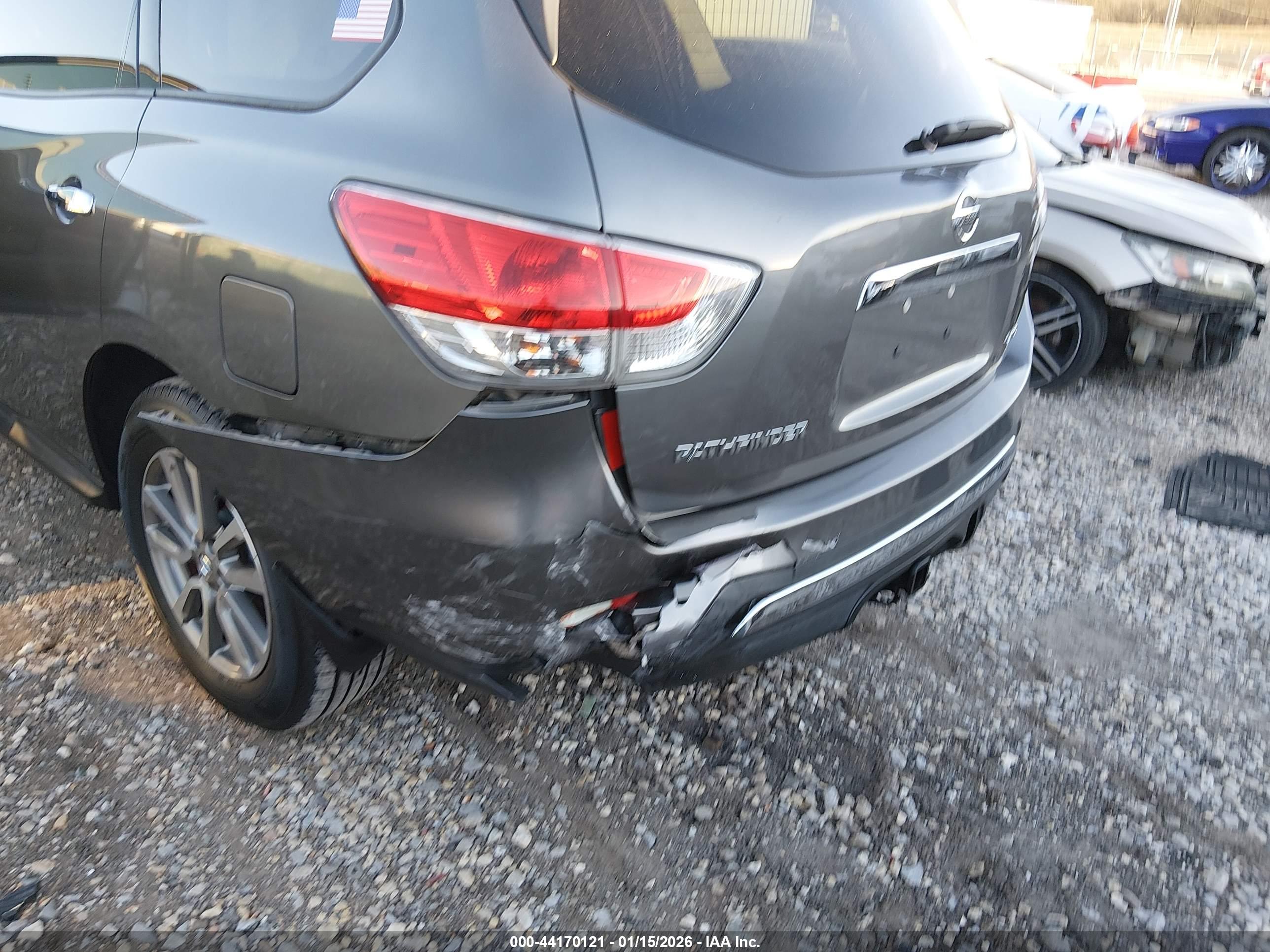NISSAN PATHFINDER image 6