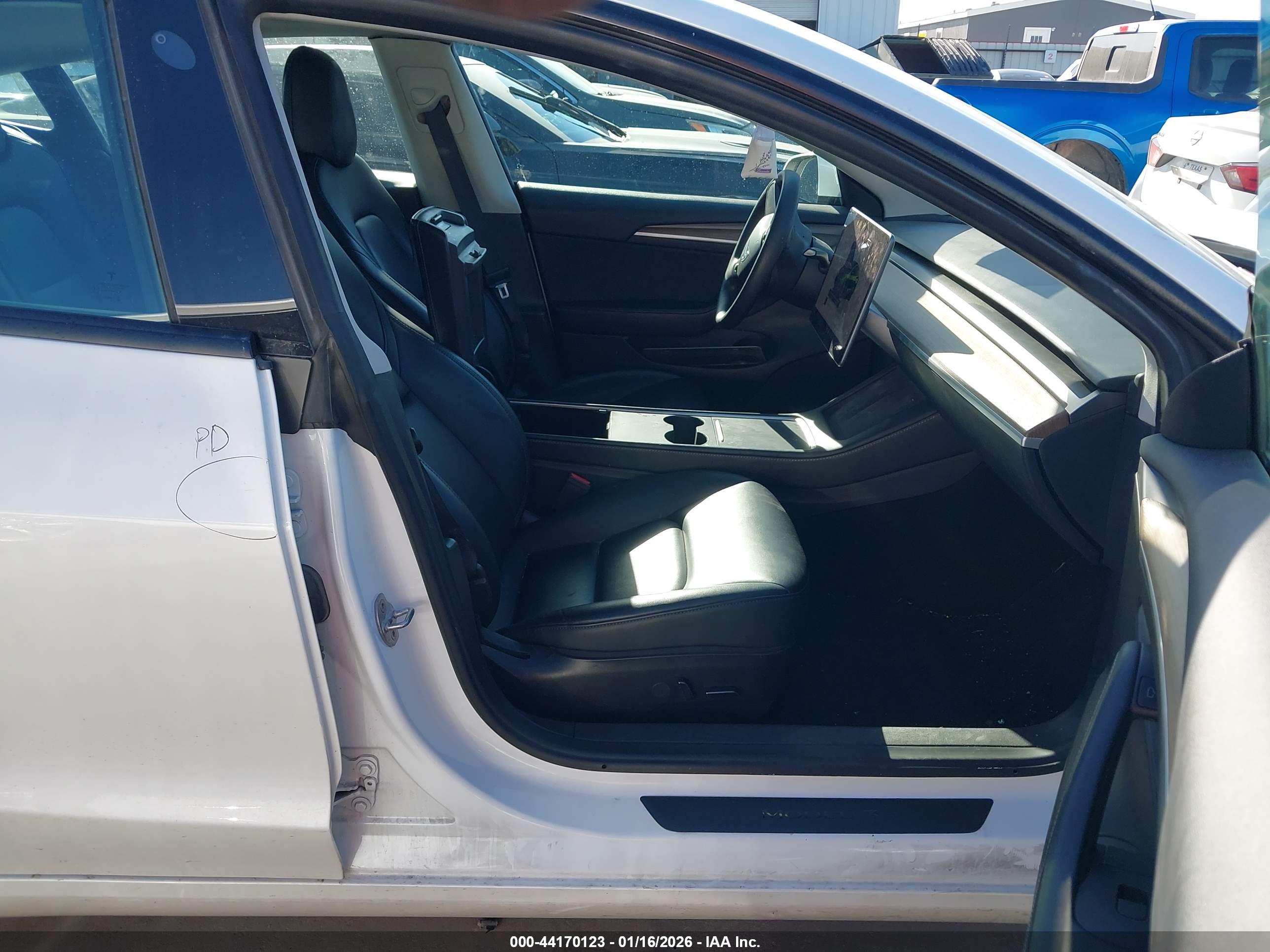 TESLA MODEL image 5