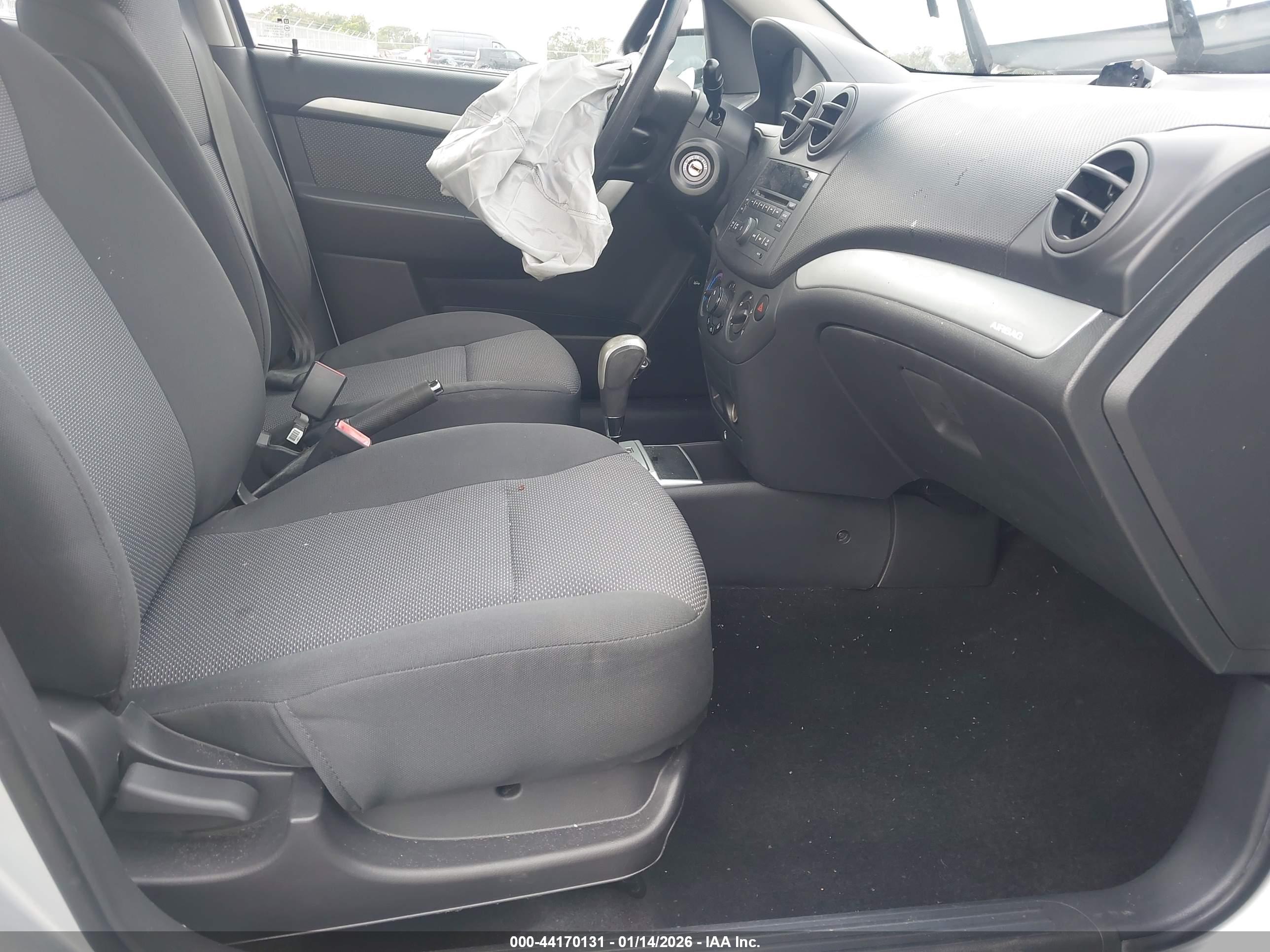 CHEVROLET AVEO image 5
