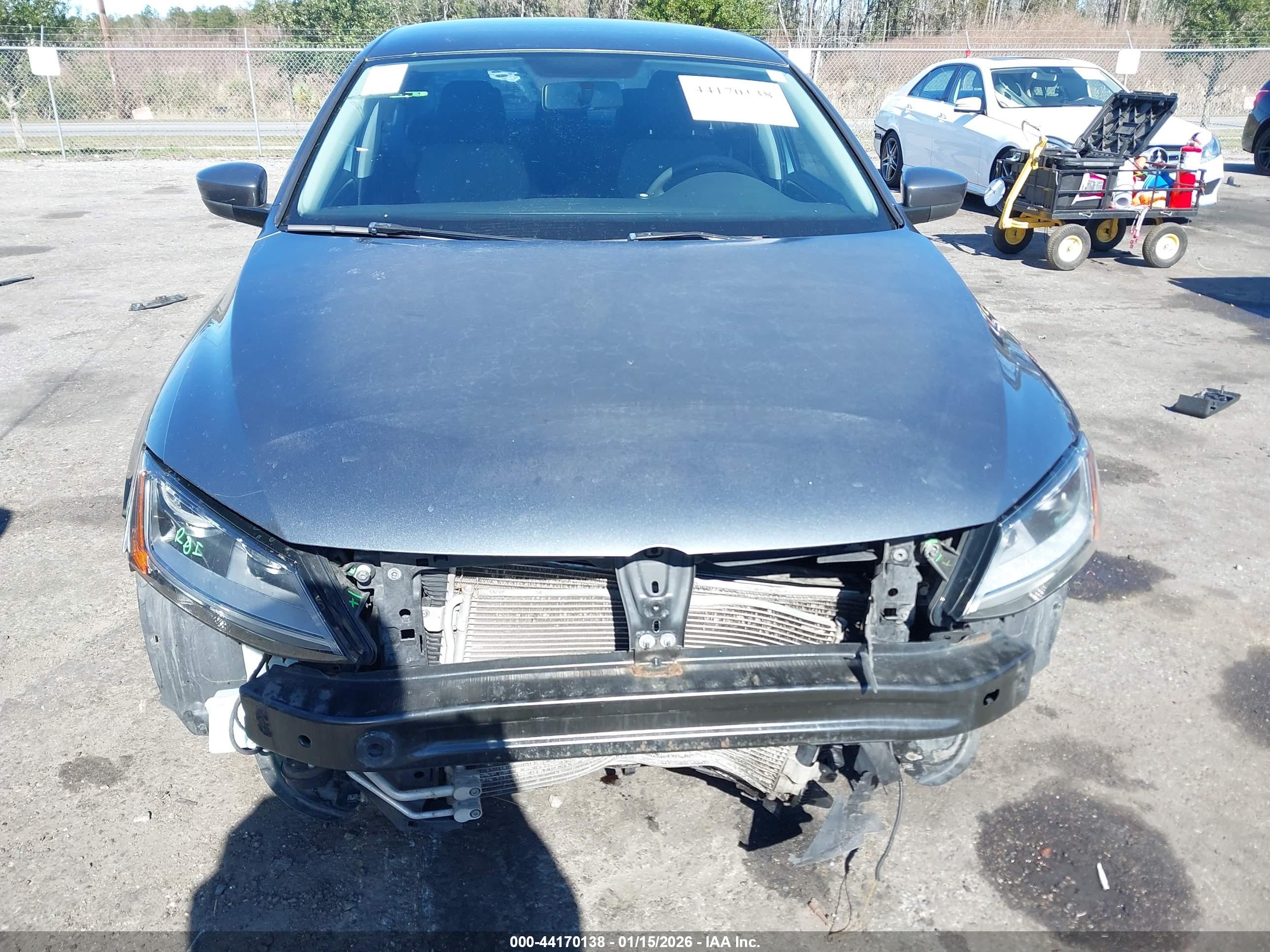 VOLKSWAGEN JETTA image 6