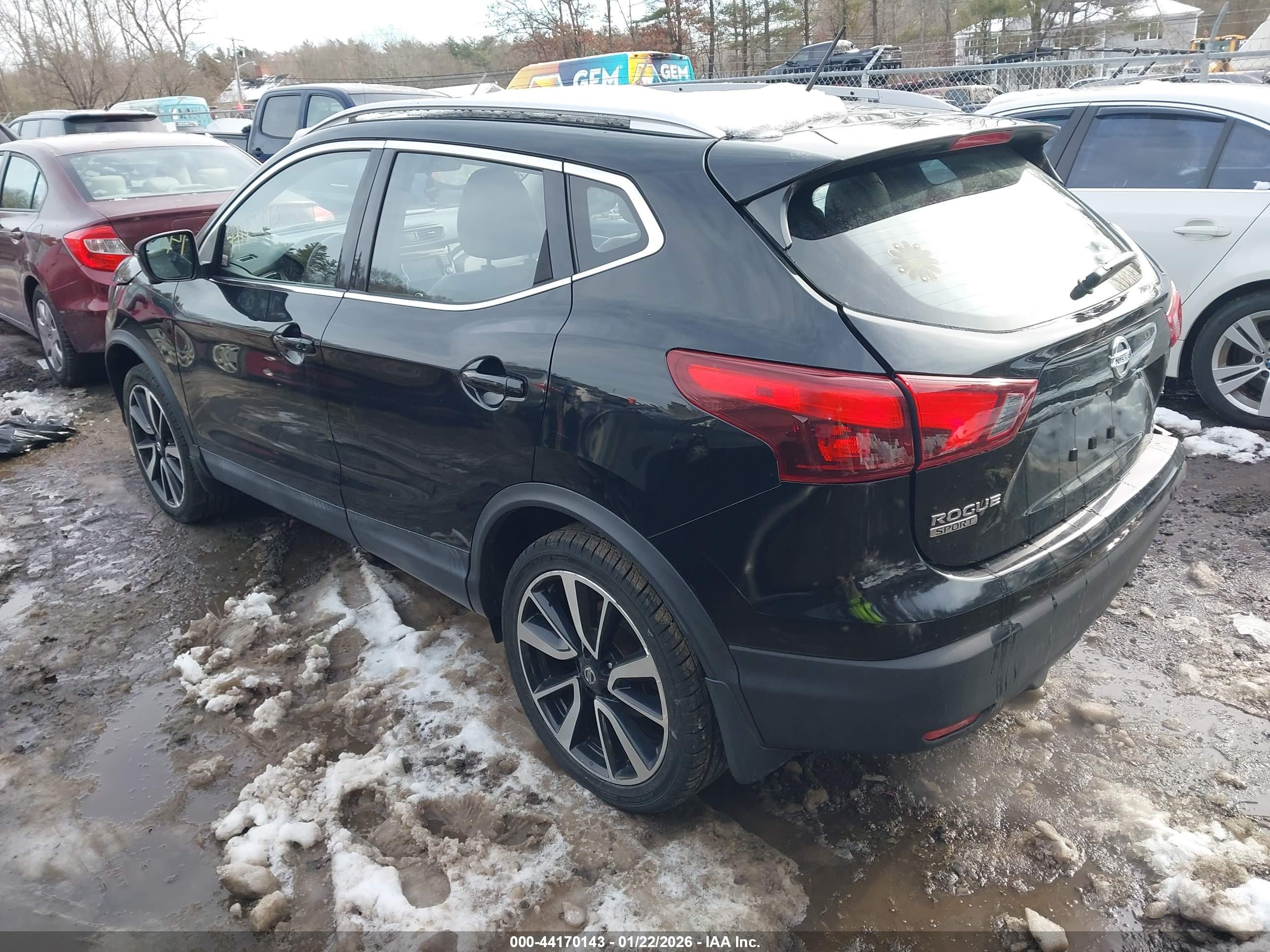 NISSAN ROGUE image 3