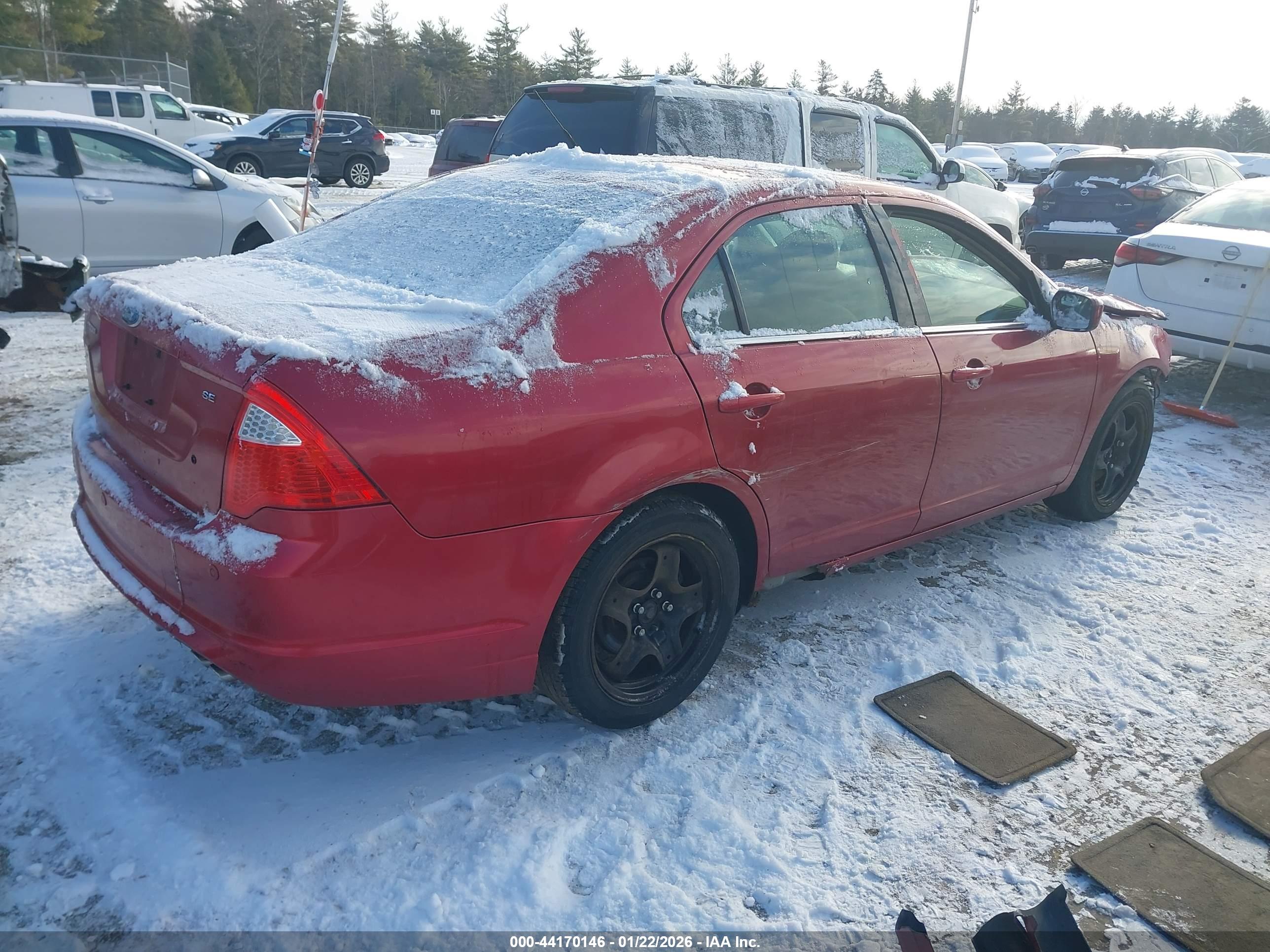 FORD FUSION image 4