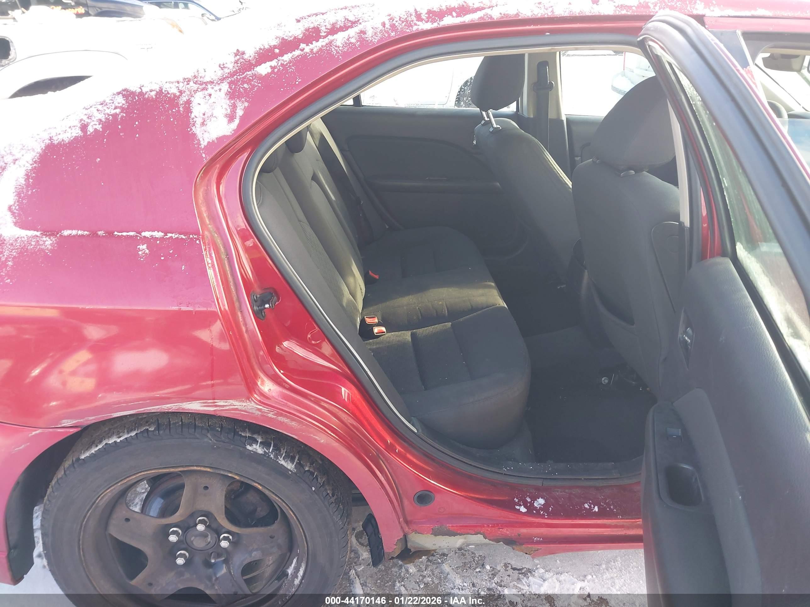 FORD FUSION image 8
