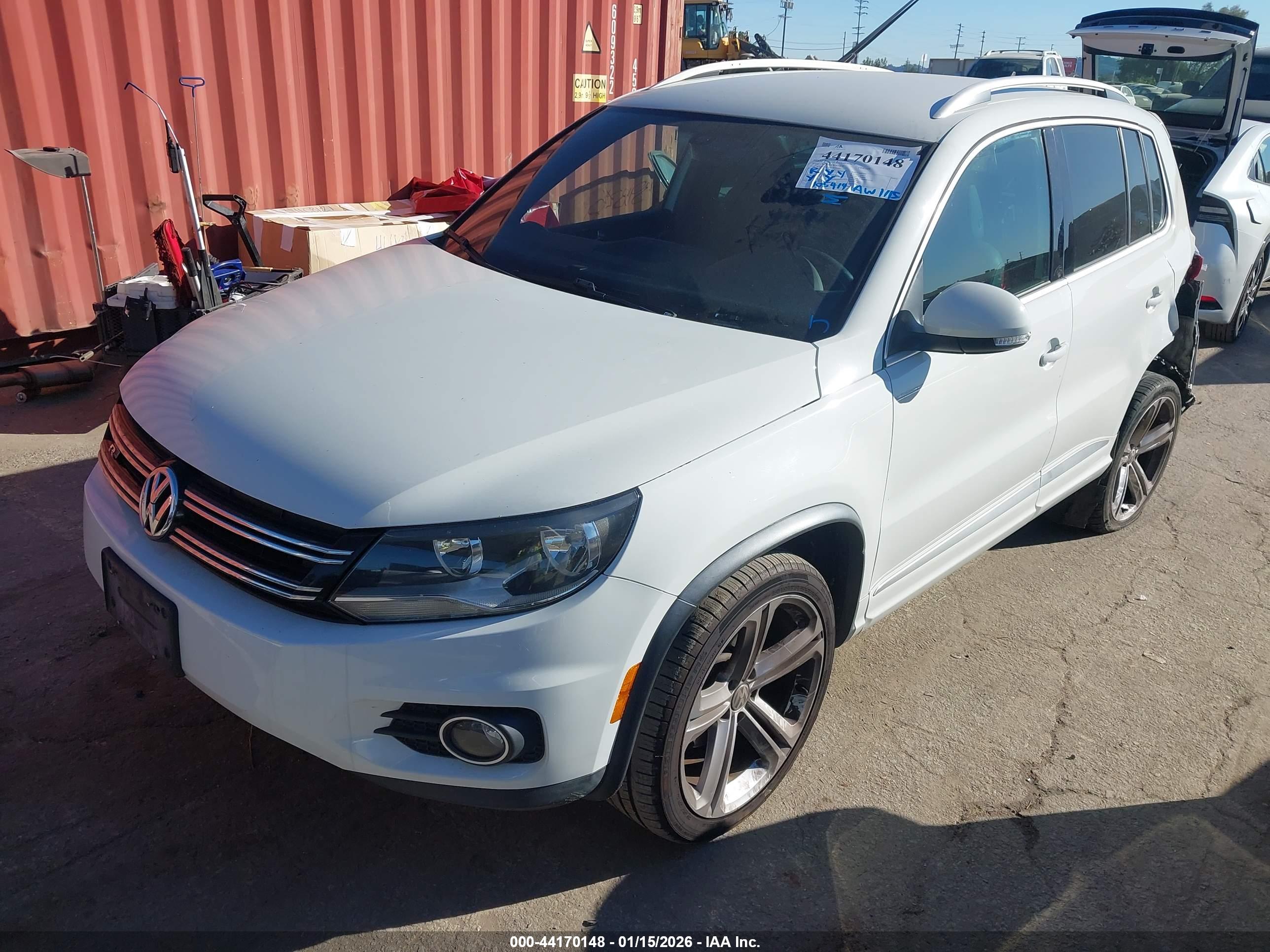 VOLKSWAGEN TIGUAN image 2